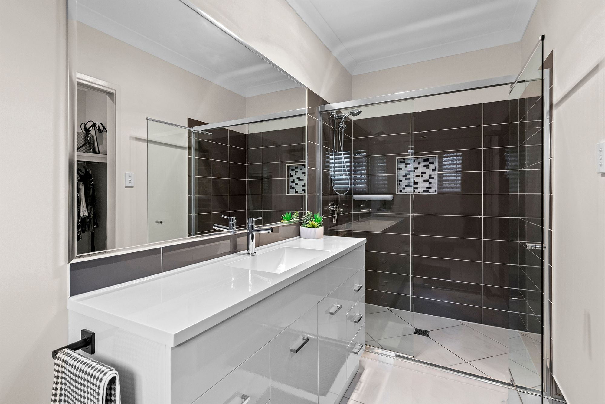 36 Tarong Avenue — photo 11 of 20