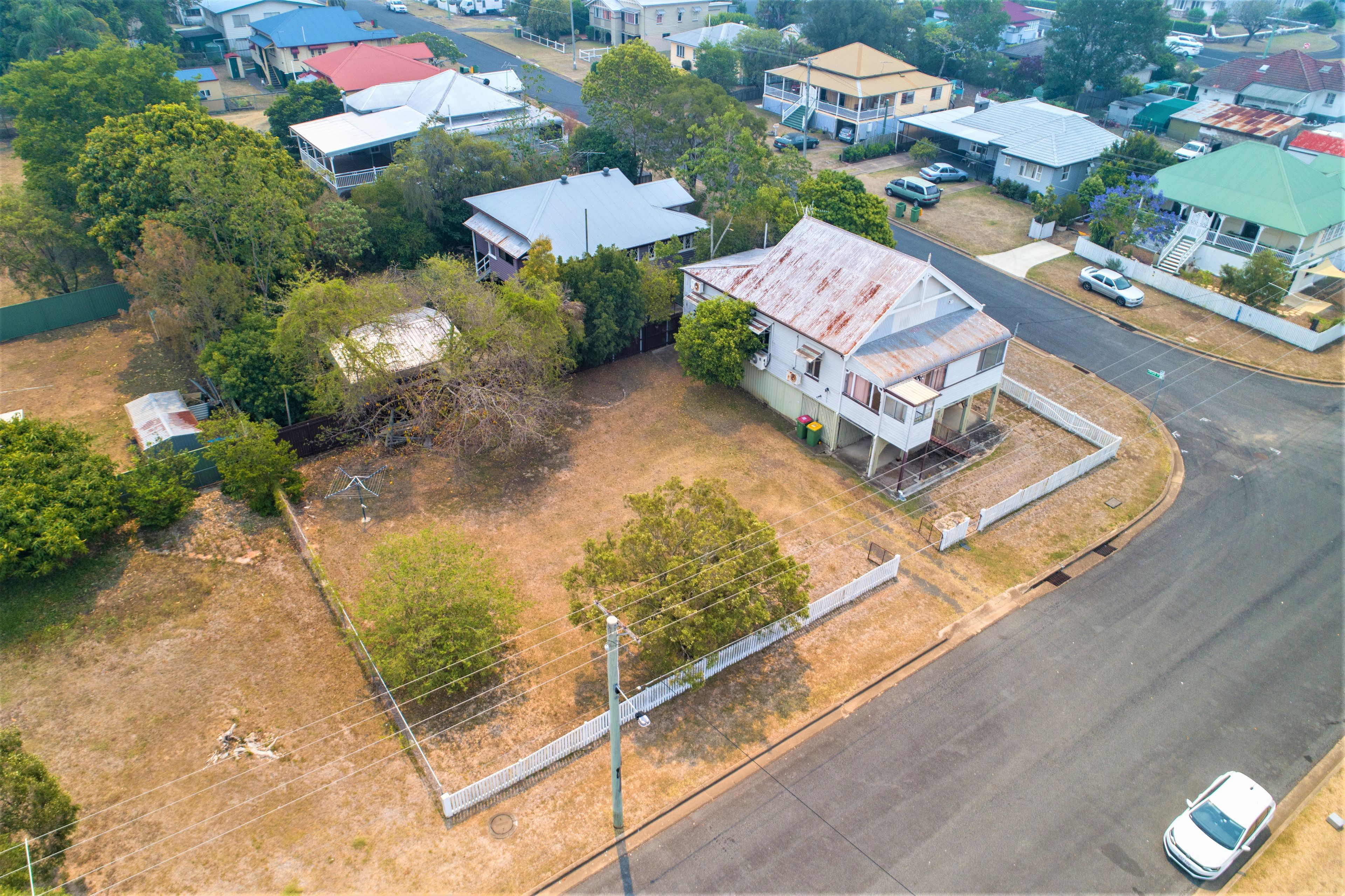 3 Easton Street, Newtown, QLD 4305