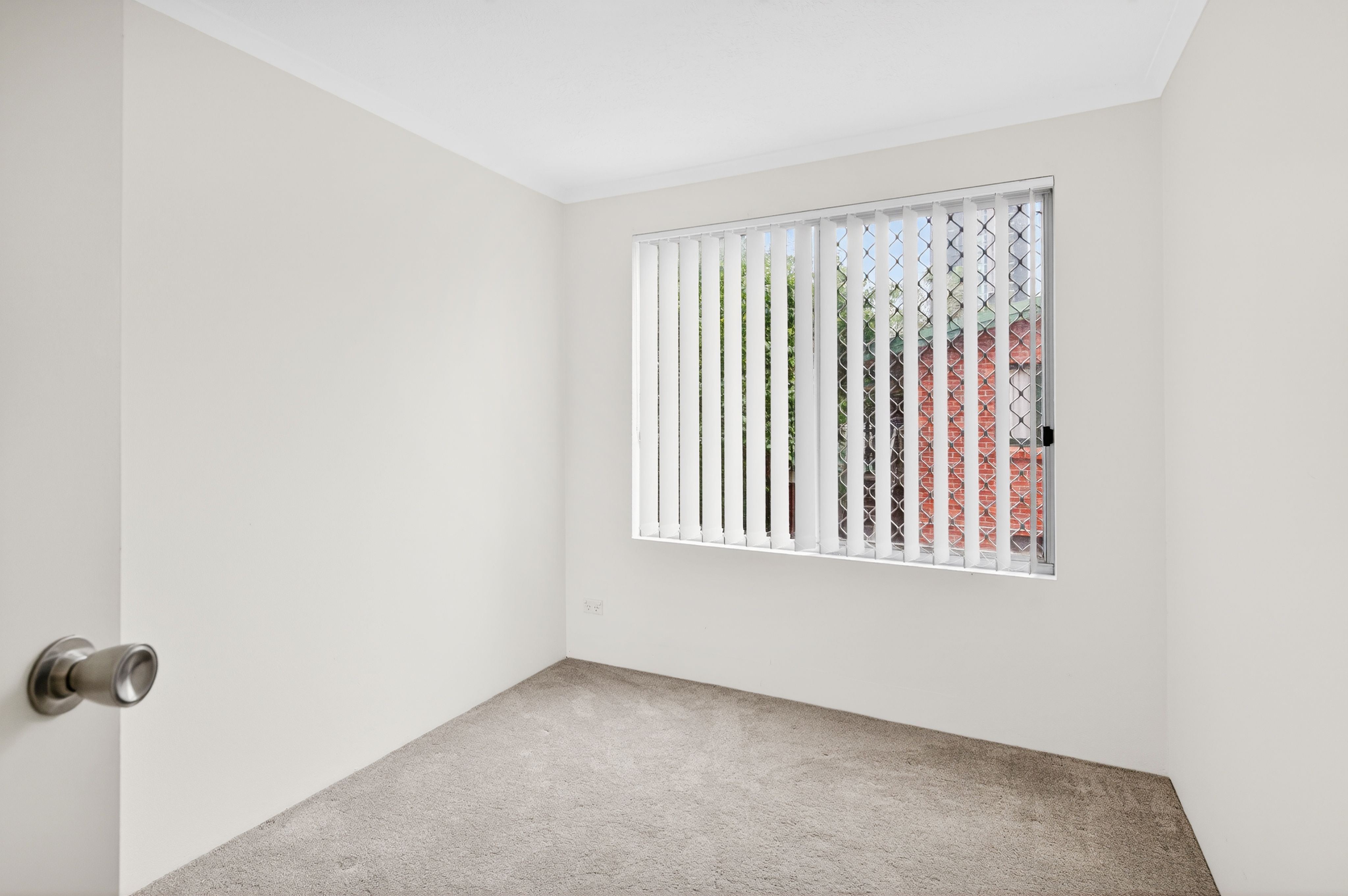 2/25 White Street — photo 8 of 12