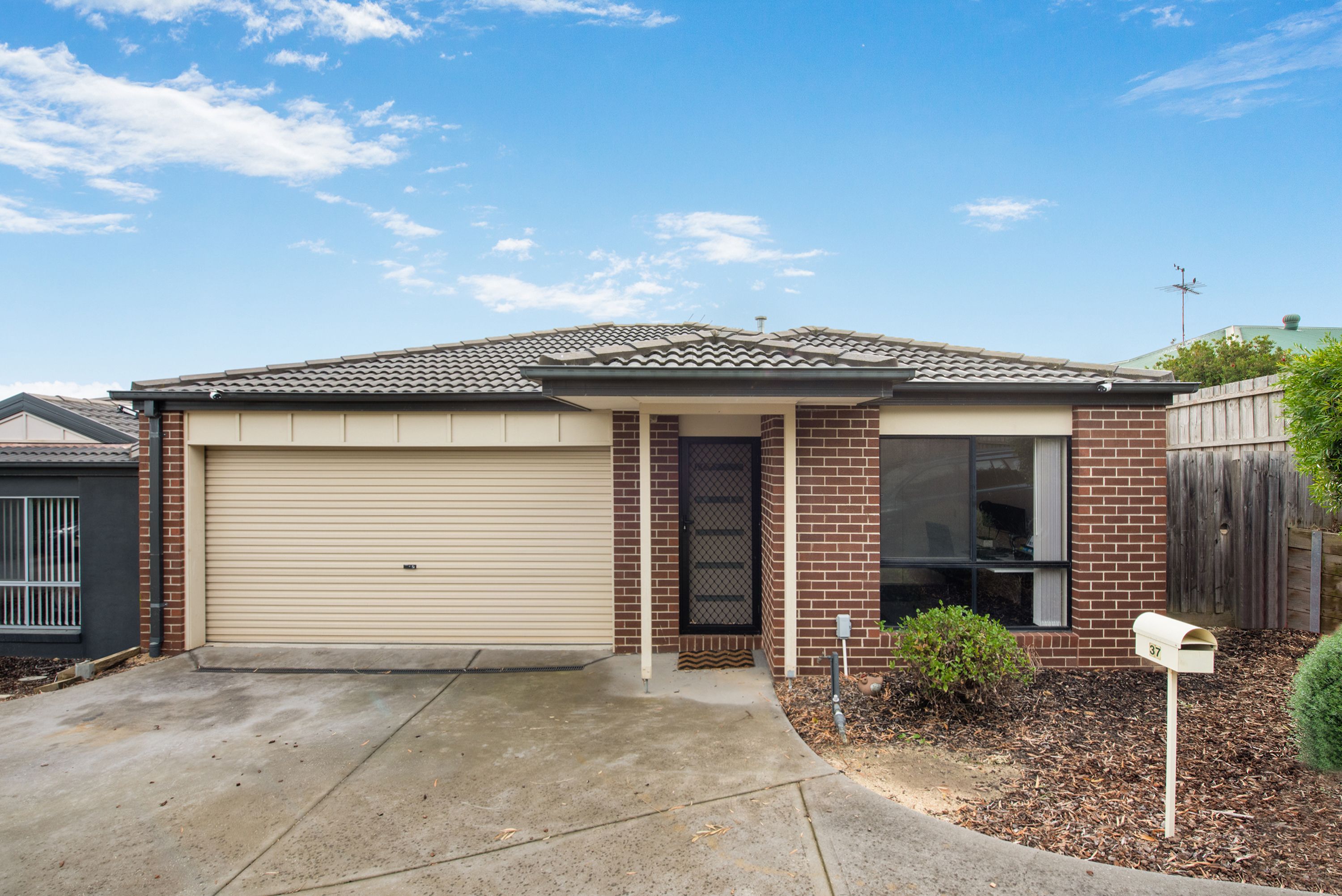 11 Hawk Avenue, Pakenham VIC 3810