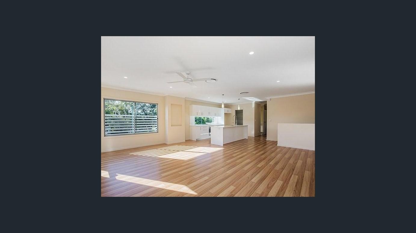 2/37 Parker Street, Labrador, QLD 4215