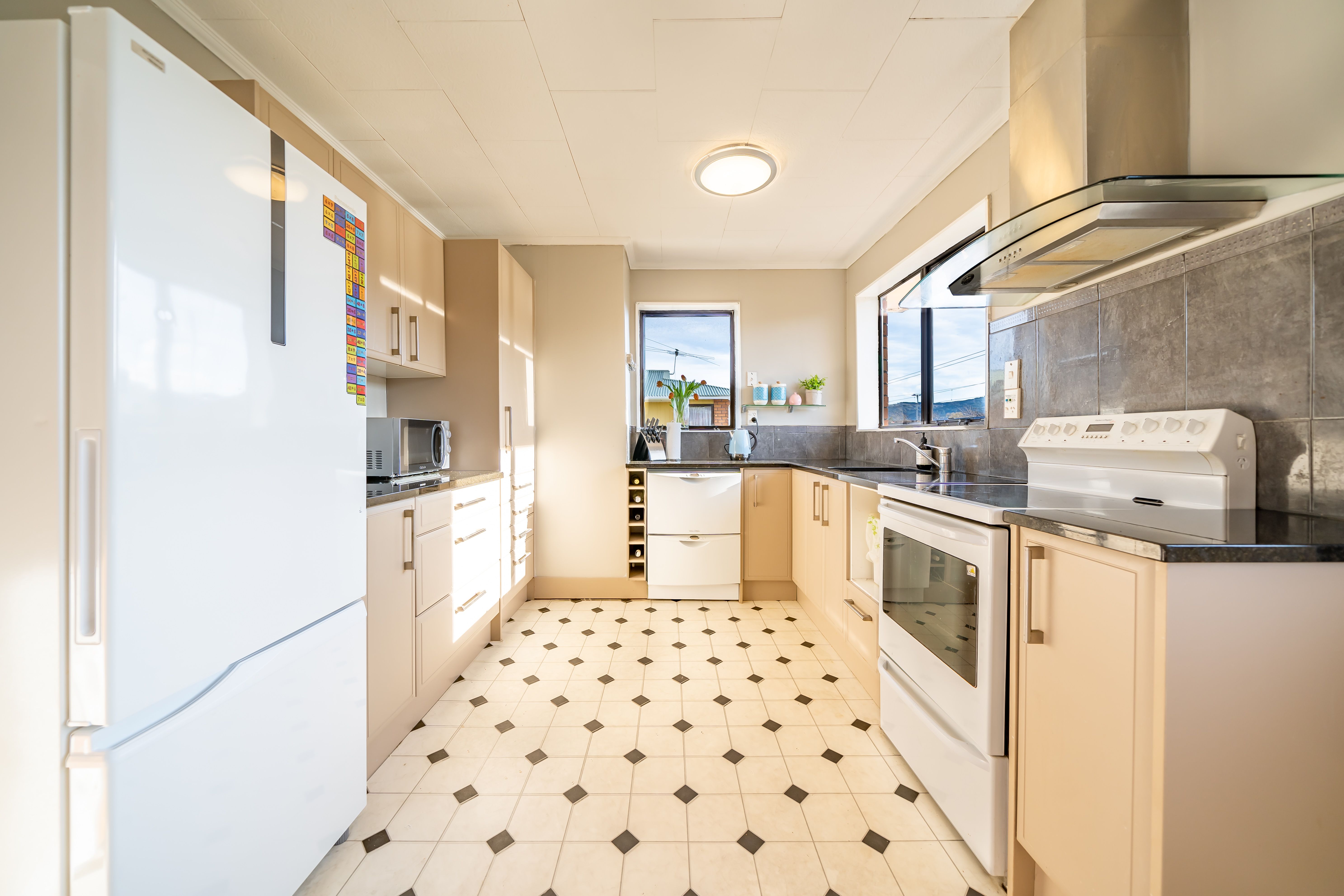 2/76a Seddon Street, Wallaceville, Upper Hutt City