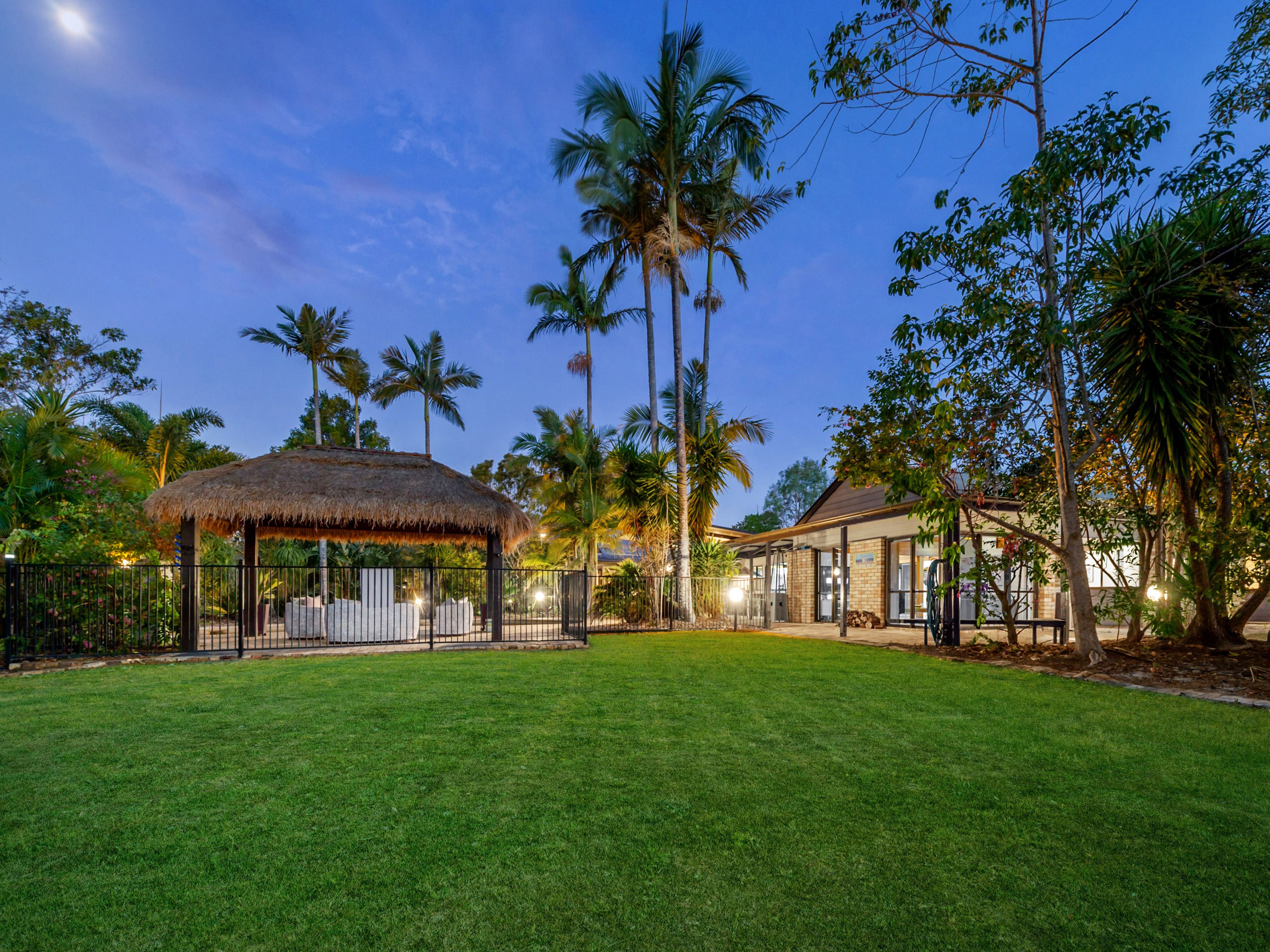 7 Mountain View Court, Samford Valley, QLD 4520