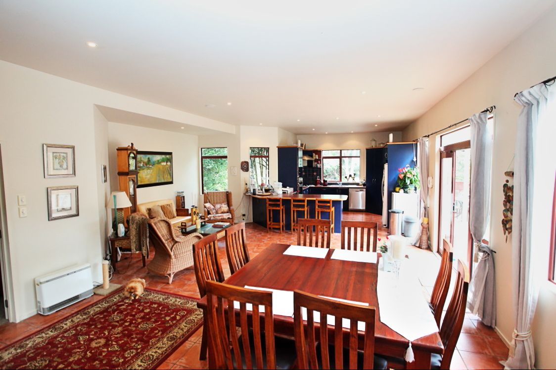 3 Springwatervale, Unsworth Heights, North Shore City