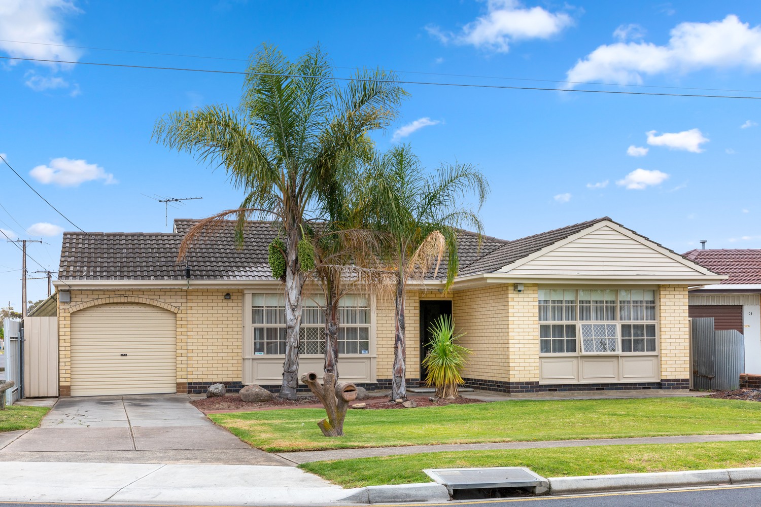 27 Dumfries Avenue, Seaton, SA 5023