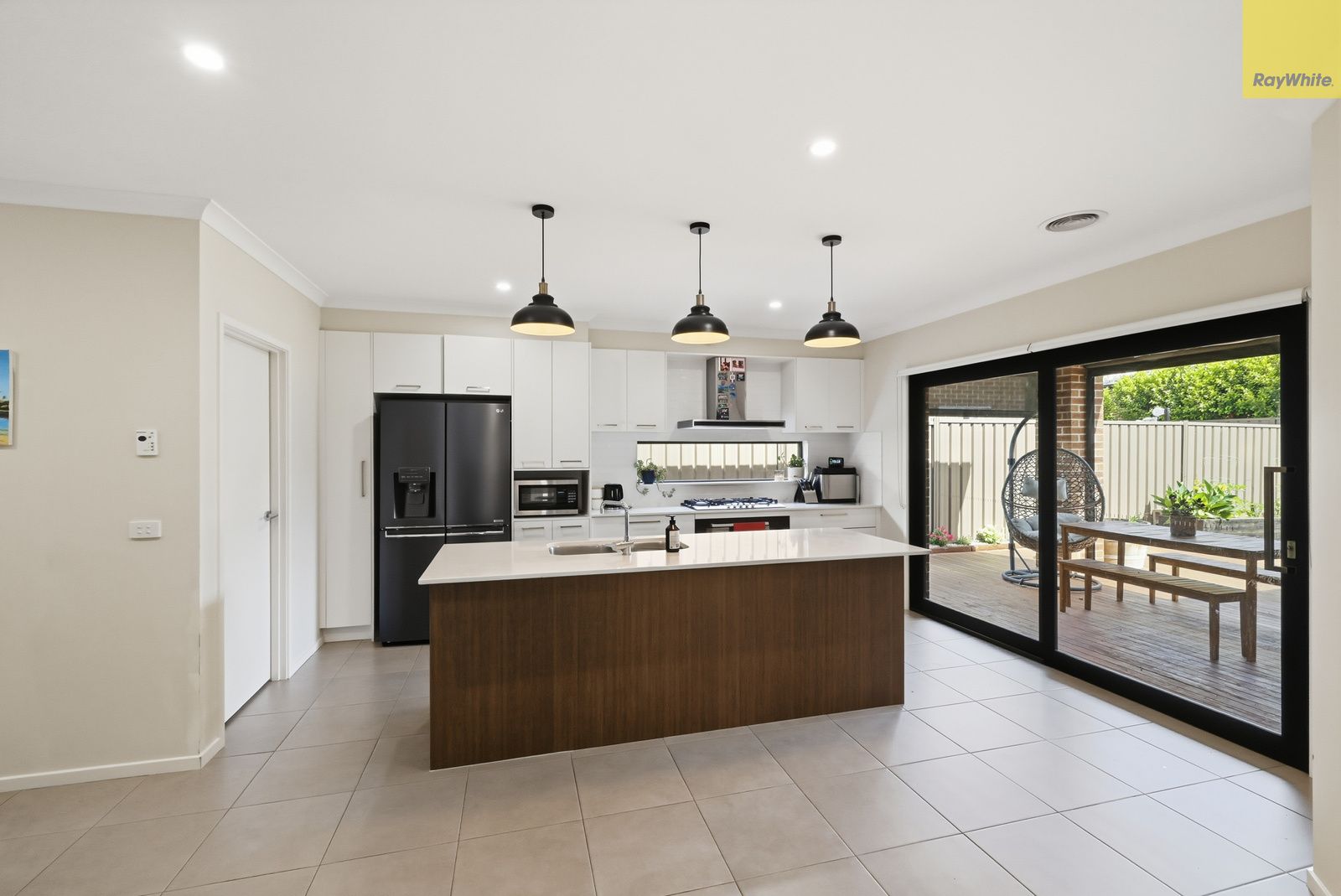 16 Riverside Concourse, COBBLEBANK, VIC 3338