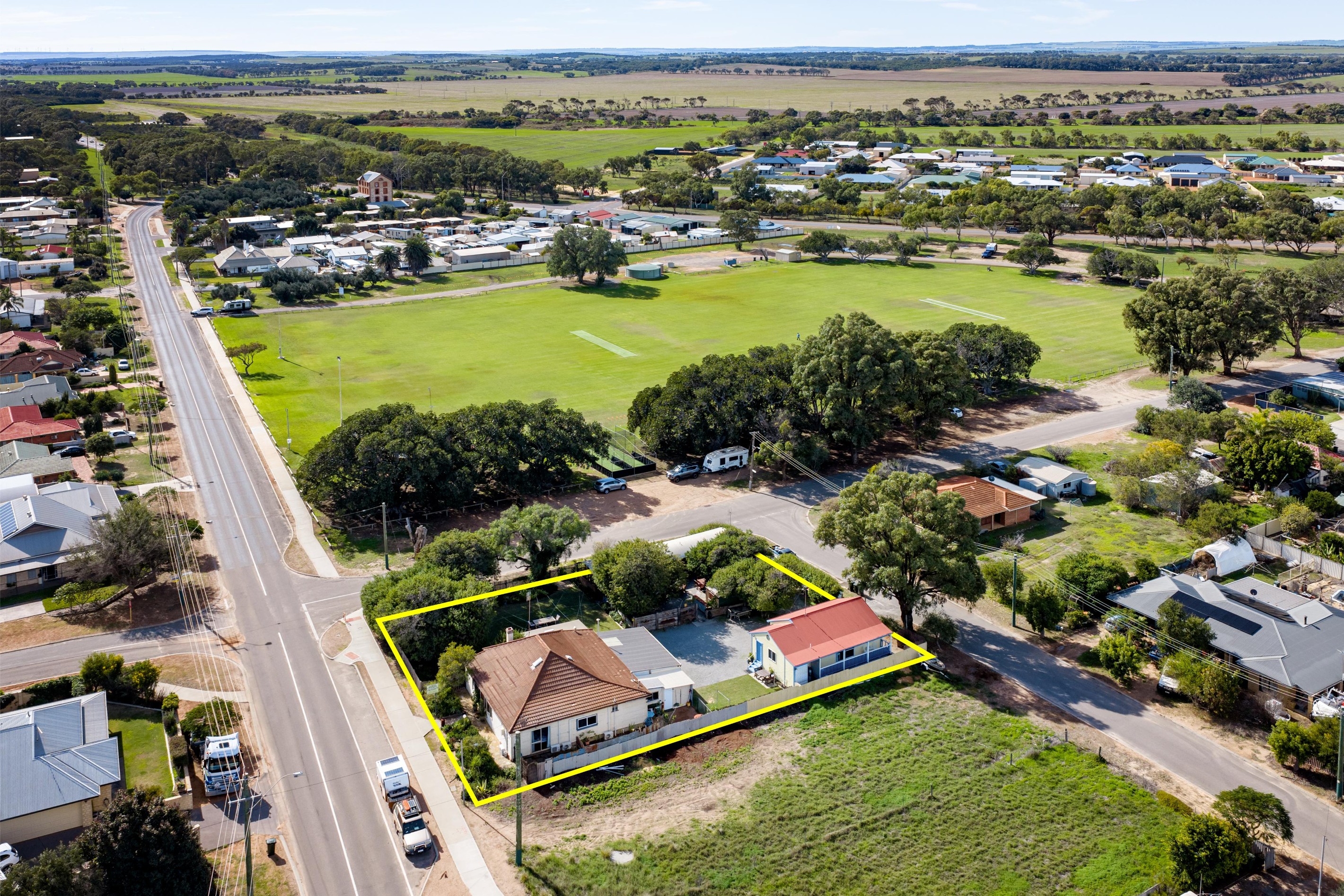 32 Waldeck Street, Dongara, WA 6525