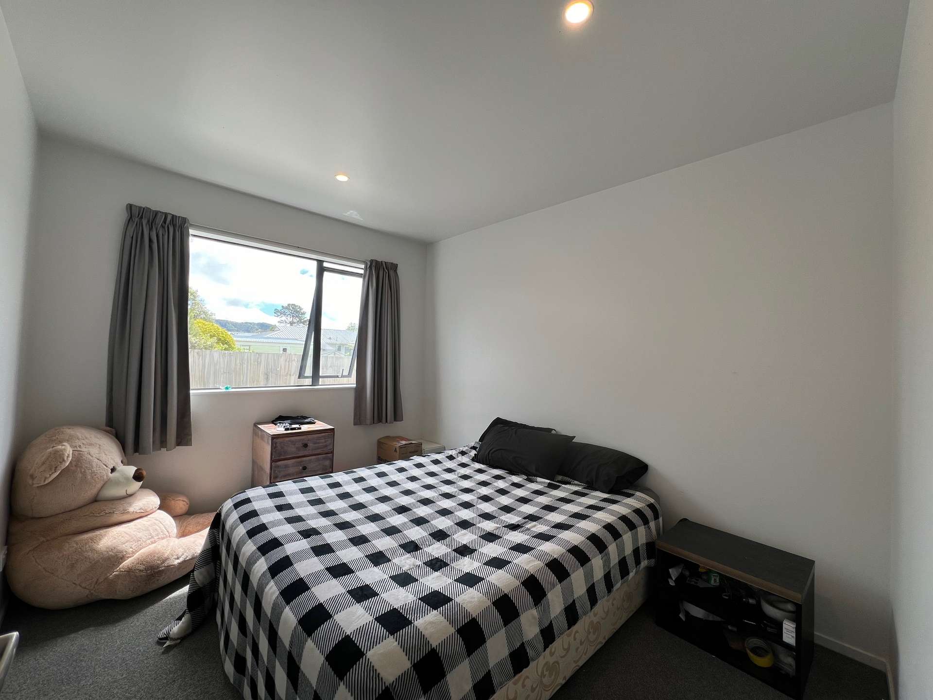 17a Wainuiomata Road photo 8