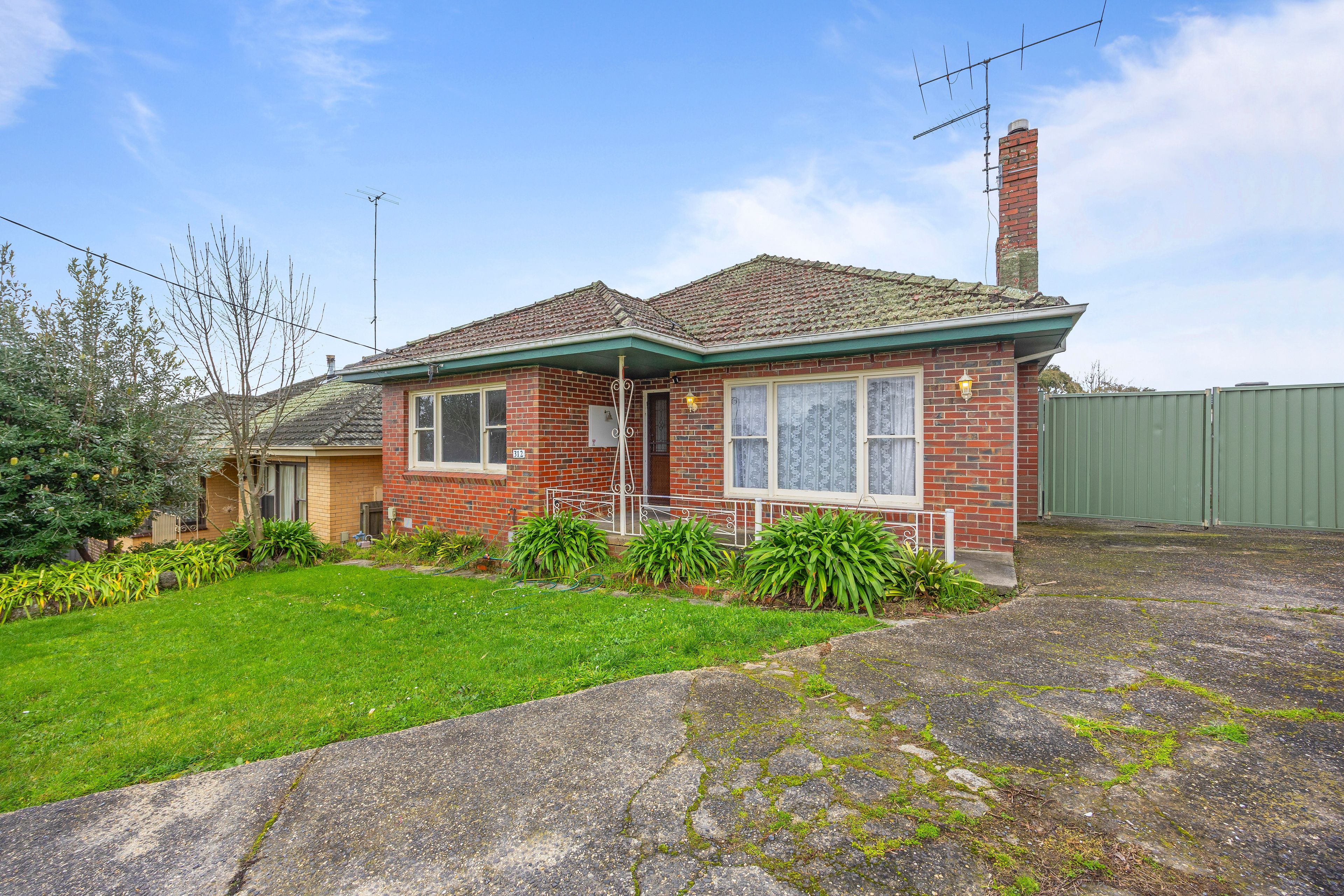 312 Landsborough Street — photo 14 of 15