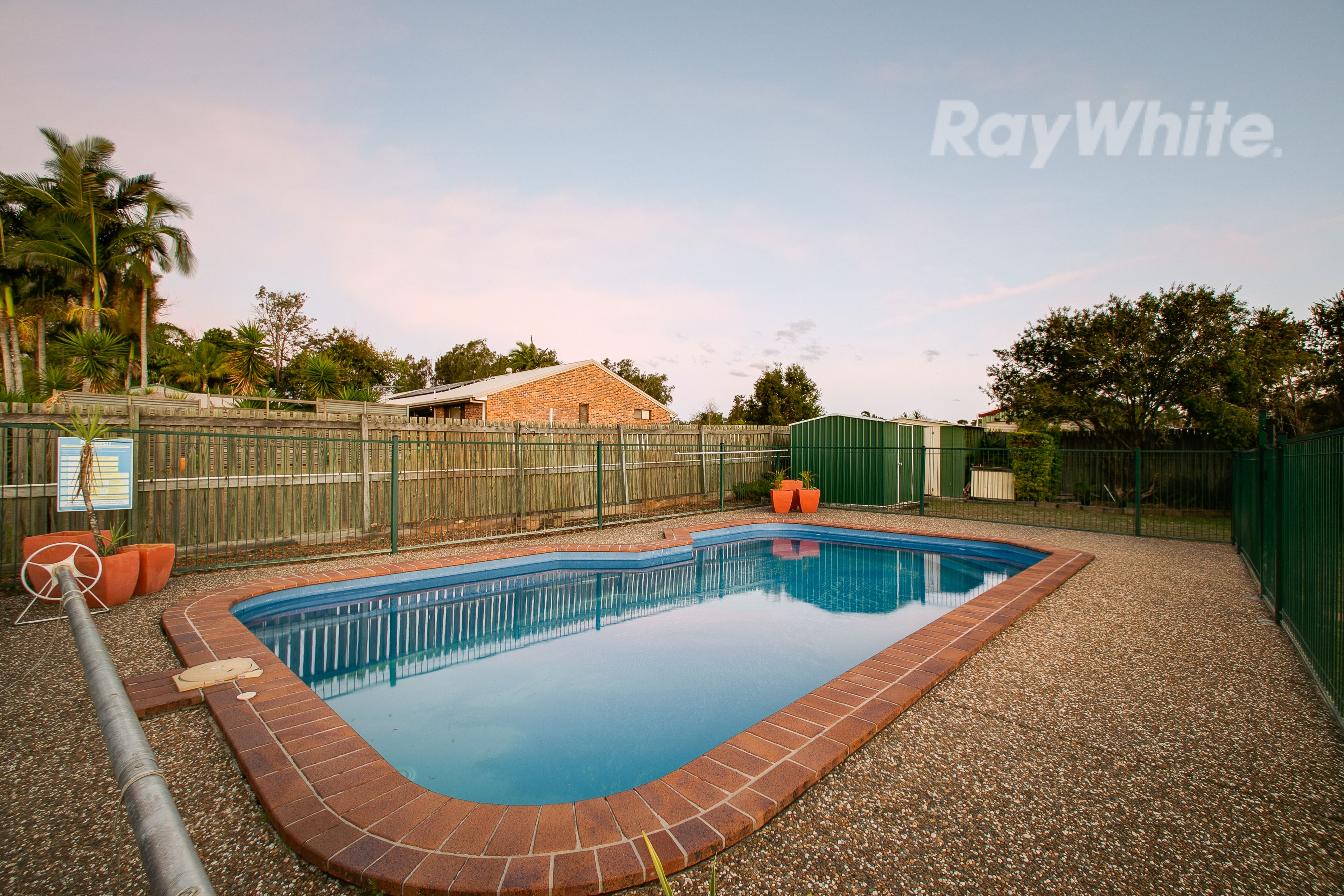 20 Pioneer Drive, Raceview, QLD 4305