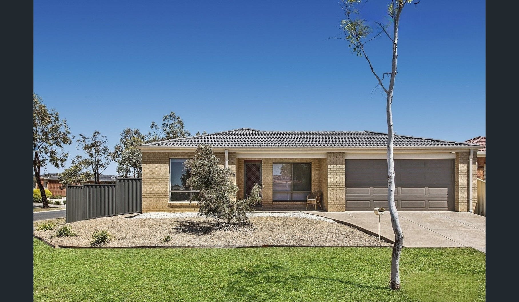 1 Stringybark Close, MANOR LAKES, VIC 3024