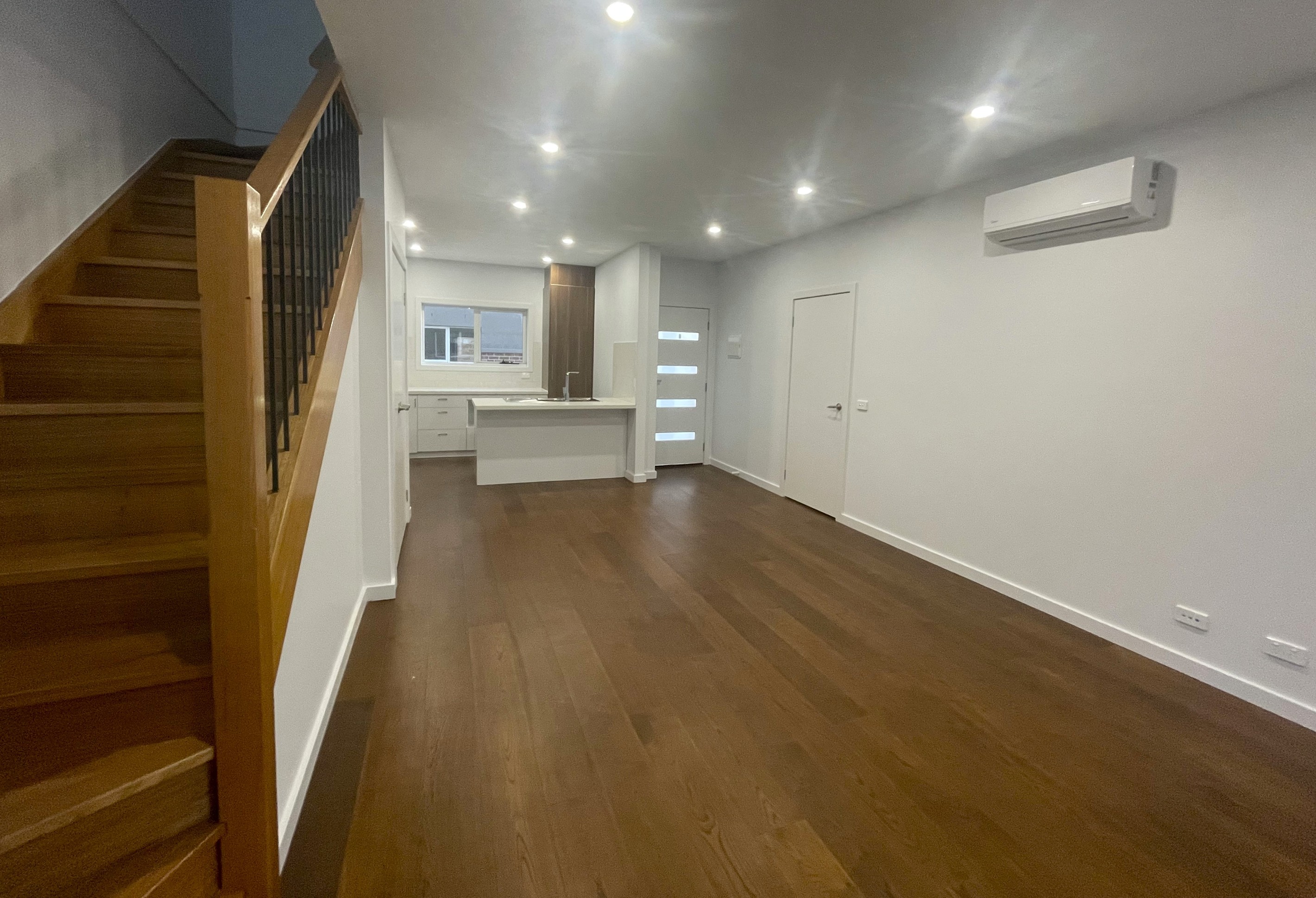 4/8-10 Thackeray Road, Reservoir, VIC 3073