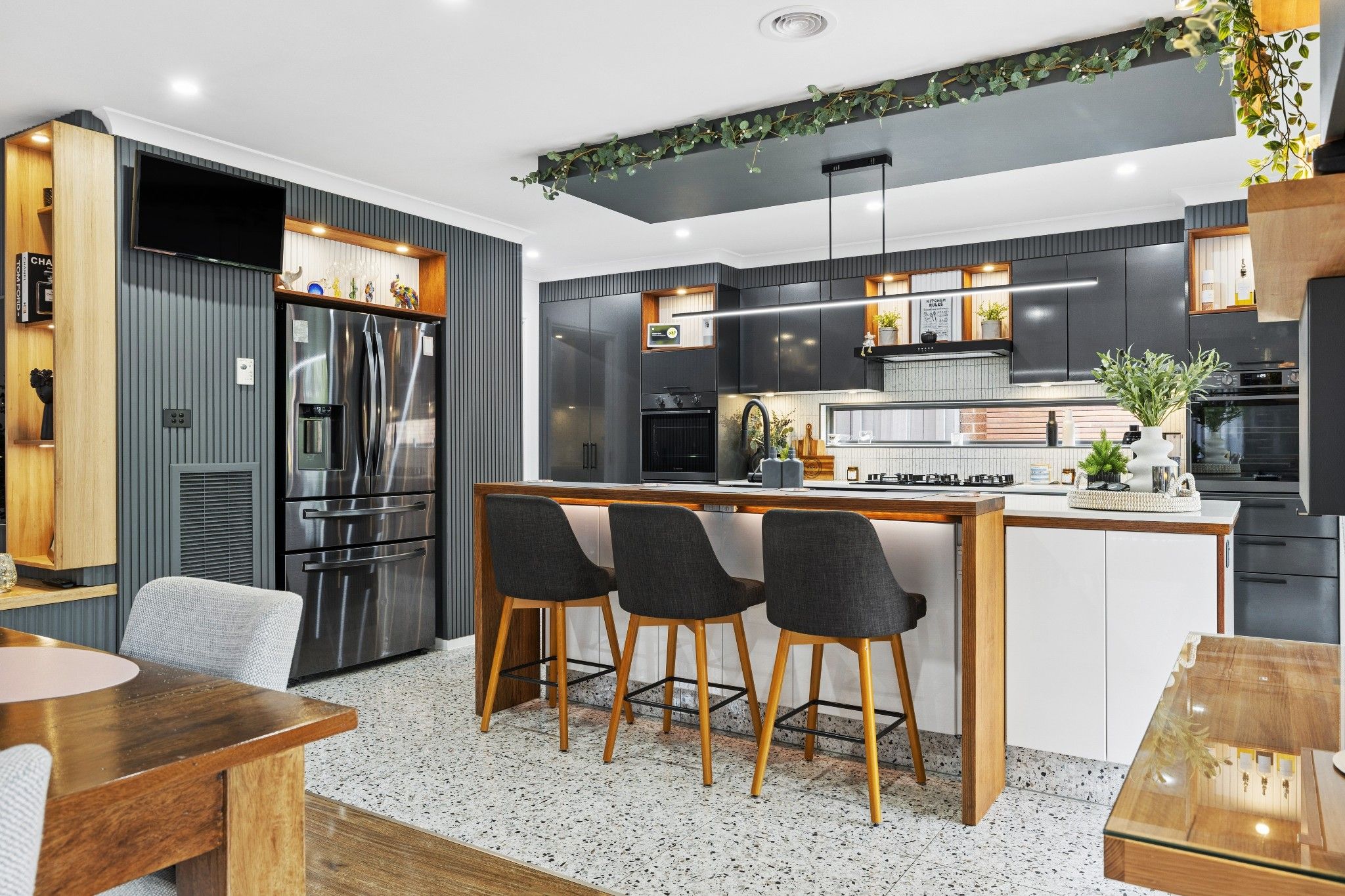 45 Tamborine Avenue — photo 3 of 28