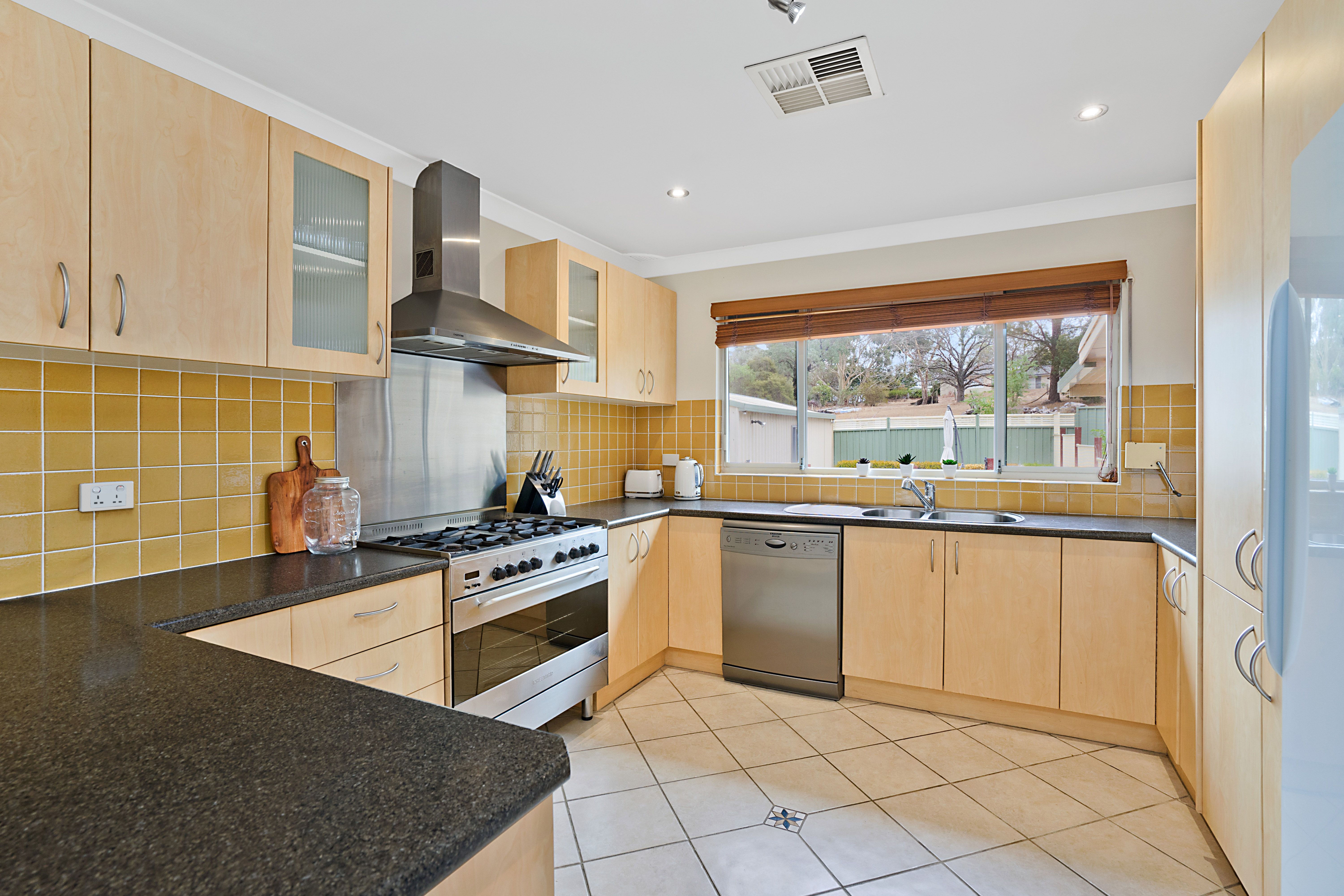 100 Paterson Road, Bolwarra, NSW 2320