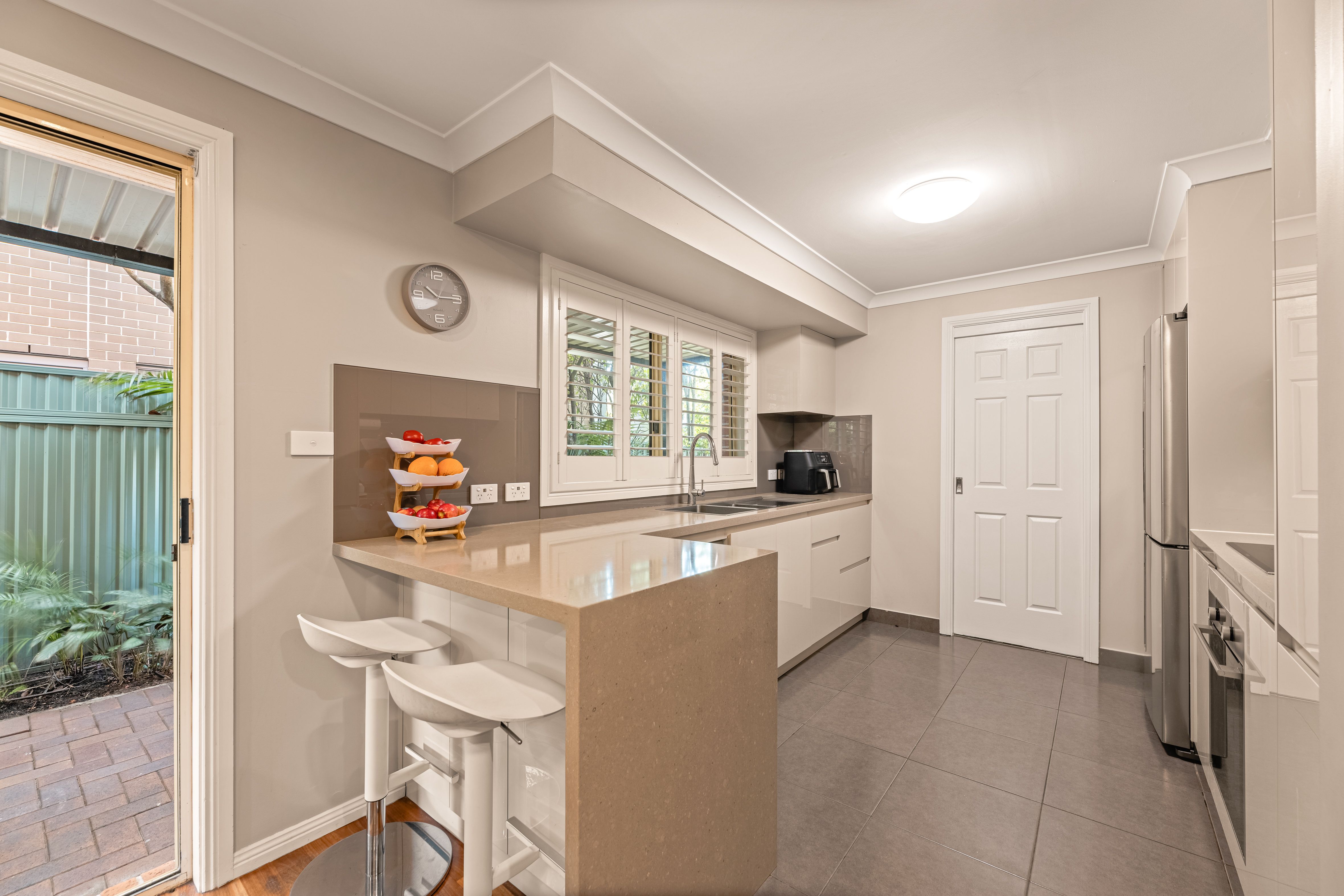 2/81 Ellesmere Road — photo 3 of 17