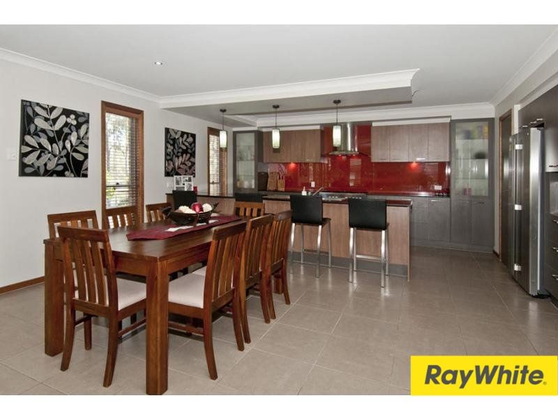 36 Pebble Beach Drive, Windaroo, QLD 4207