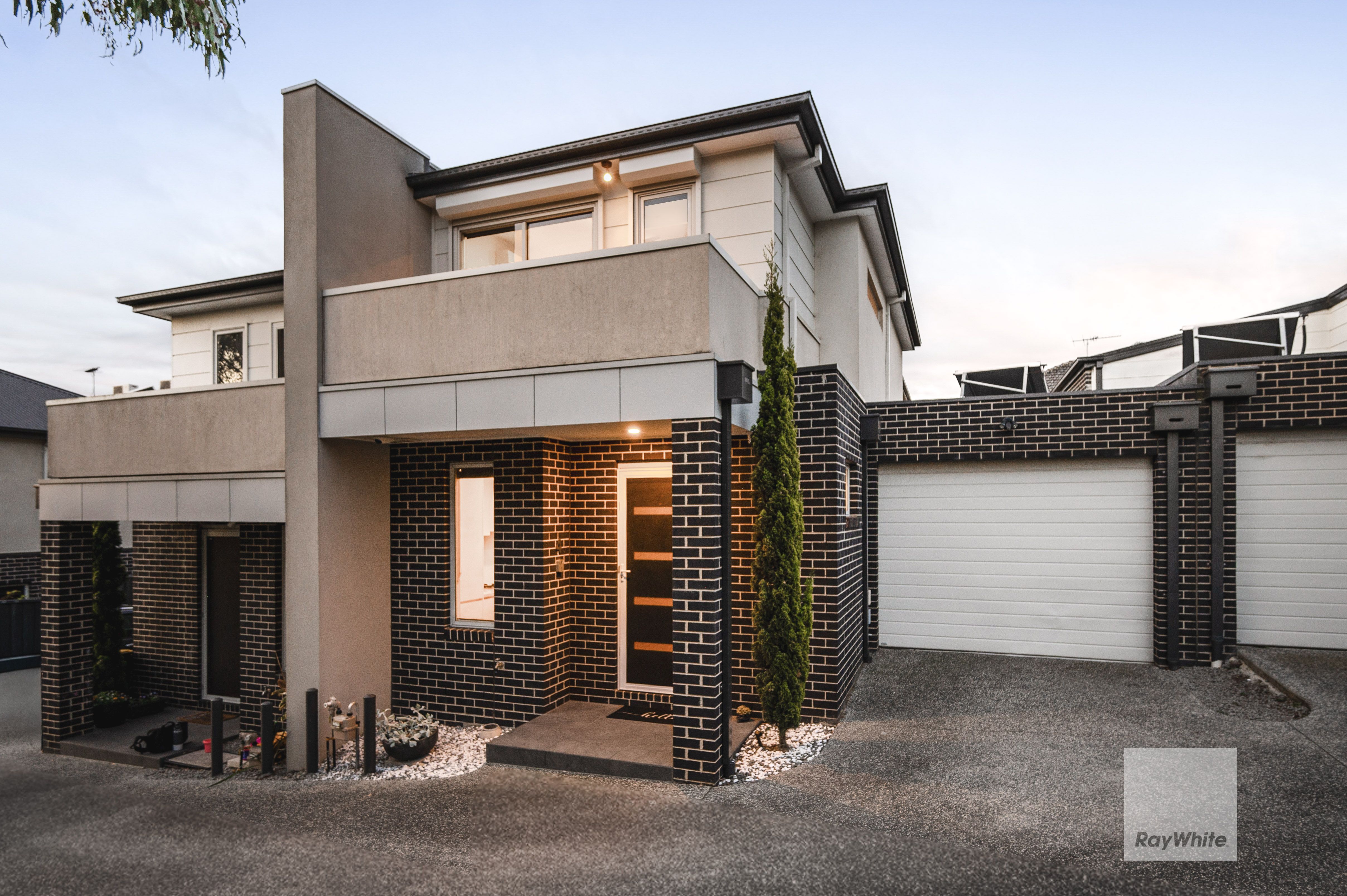 4/16 Riddell Street — photo from Ray White Gladstone Park