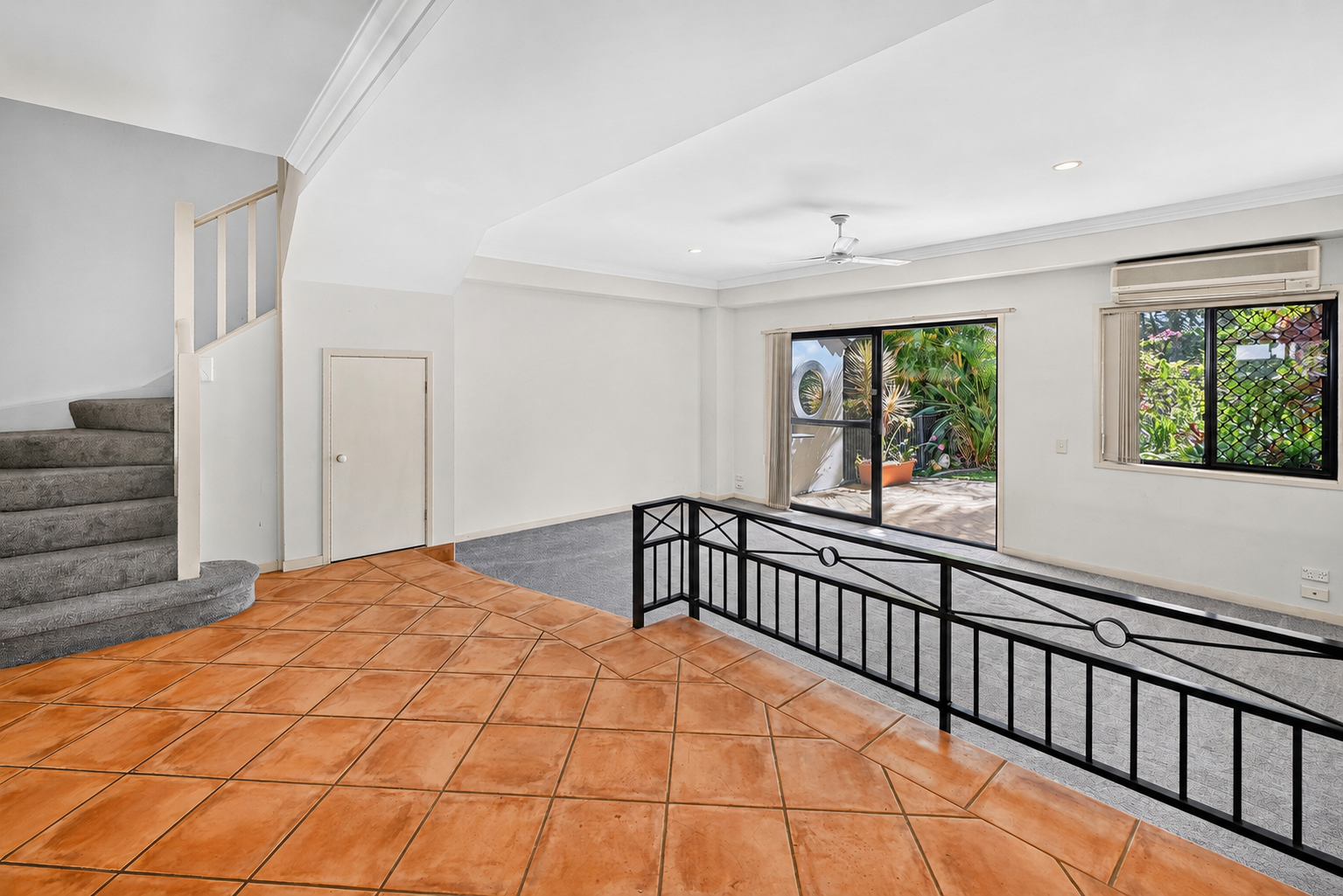 22/2 Bronberg Court — photo 17 of 28
