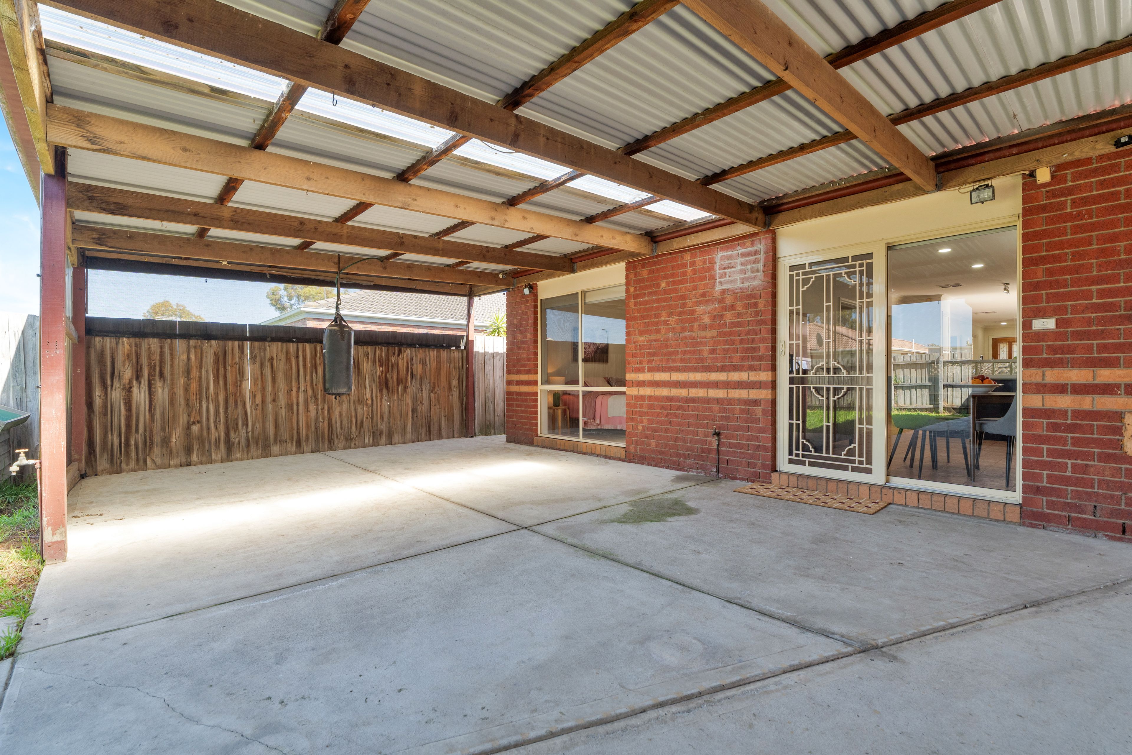 6 Jamieson Close — photo 11 of 12