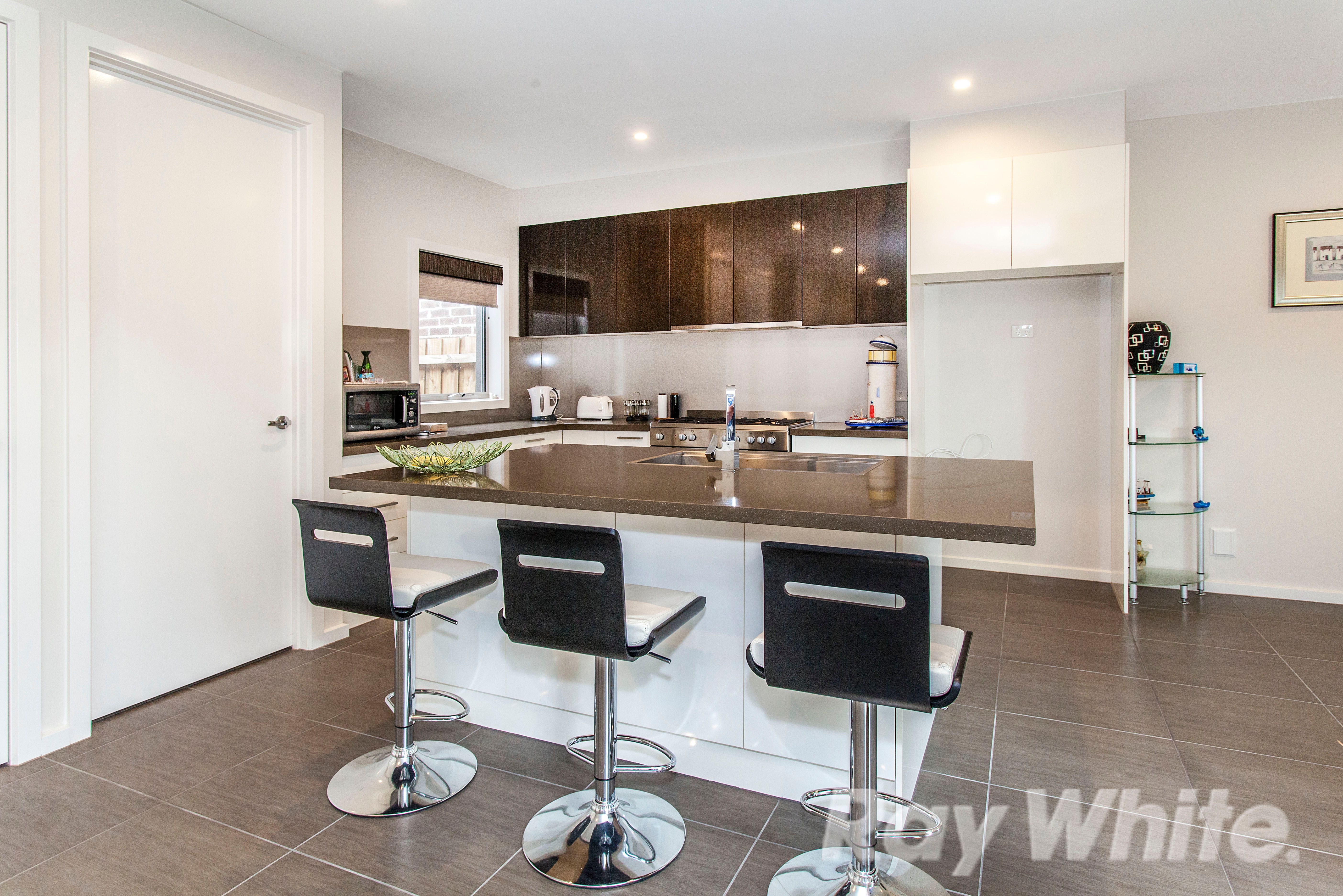 2/21 Avonhurst Drive, Glen Waverley, VIC 3150