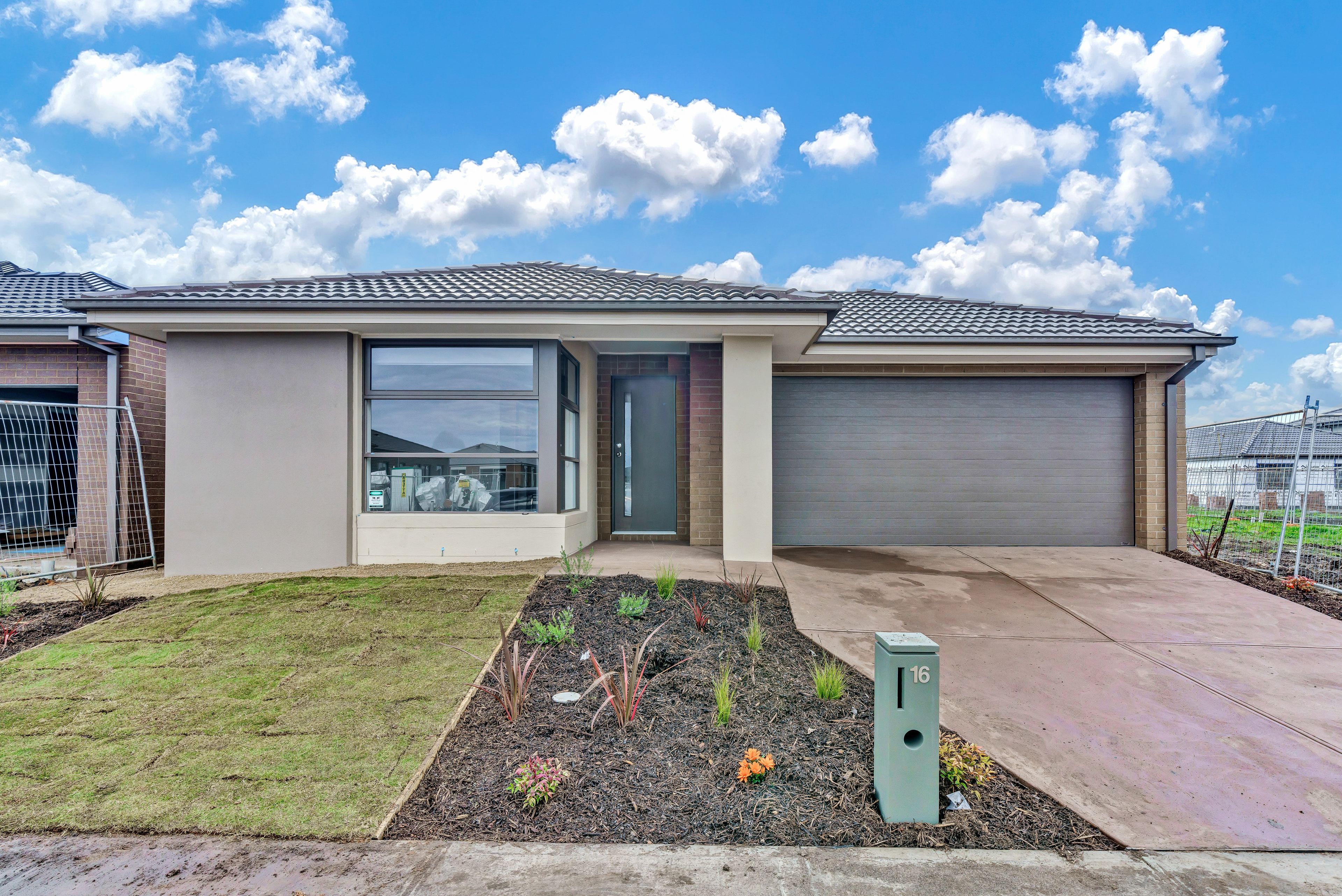 16 Sunstone Street, Cranbourne East, VIC 3977