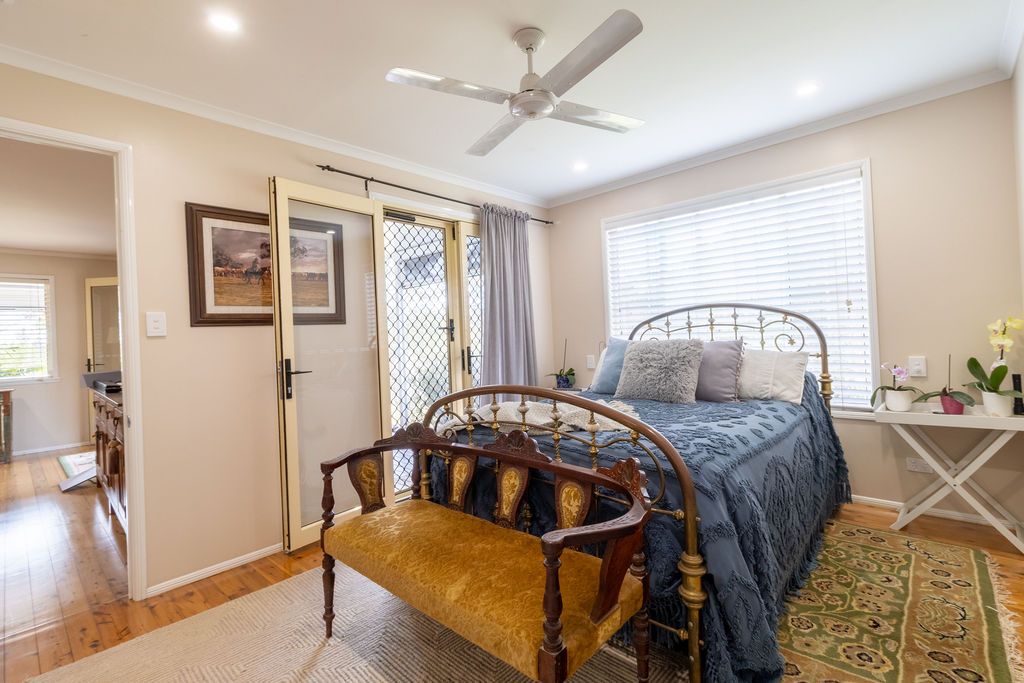 139 Valewood Road — photo 8 of 27