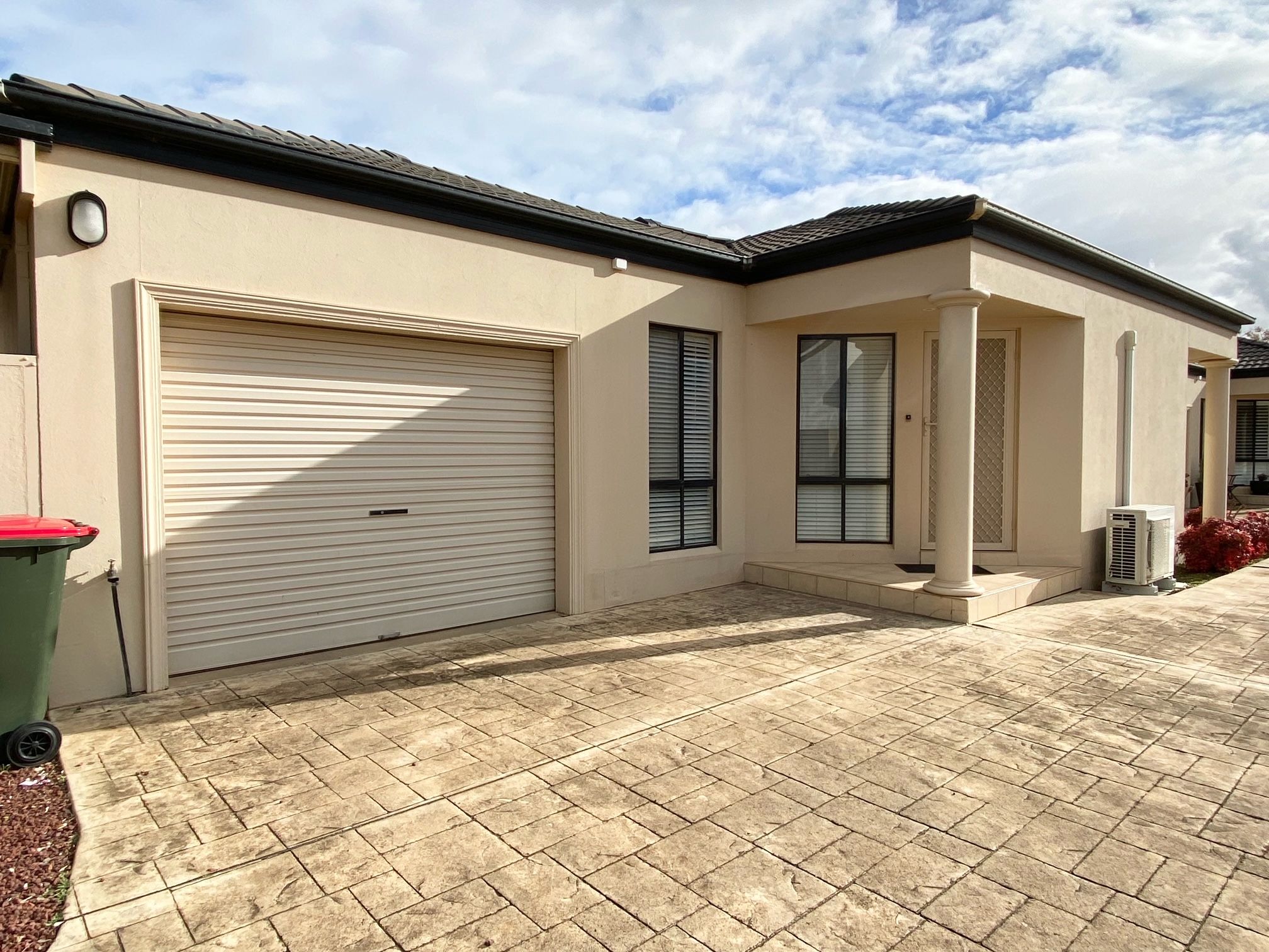 8B EAST Street — photo from Ray White Griffith