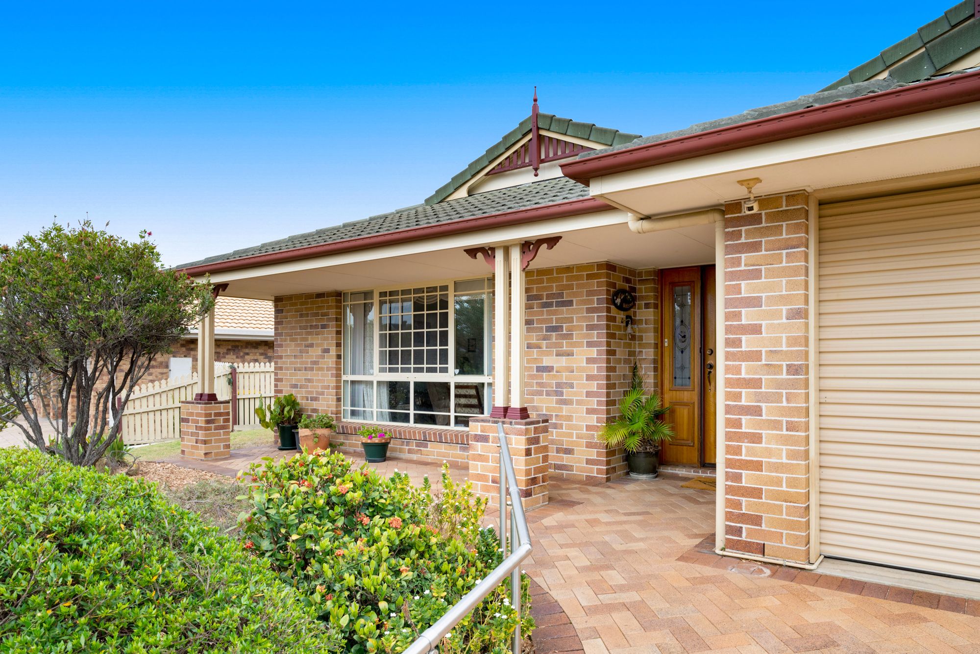 33 Saint Clair Crescent, Wishart, QLD 4122