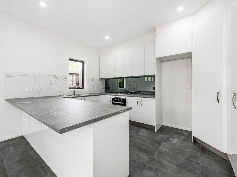 2/33 Urana Street, Kilsyth, VIC 3137
