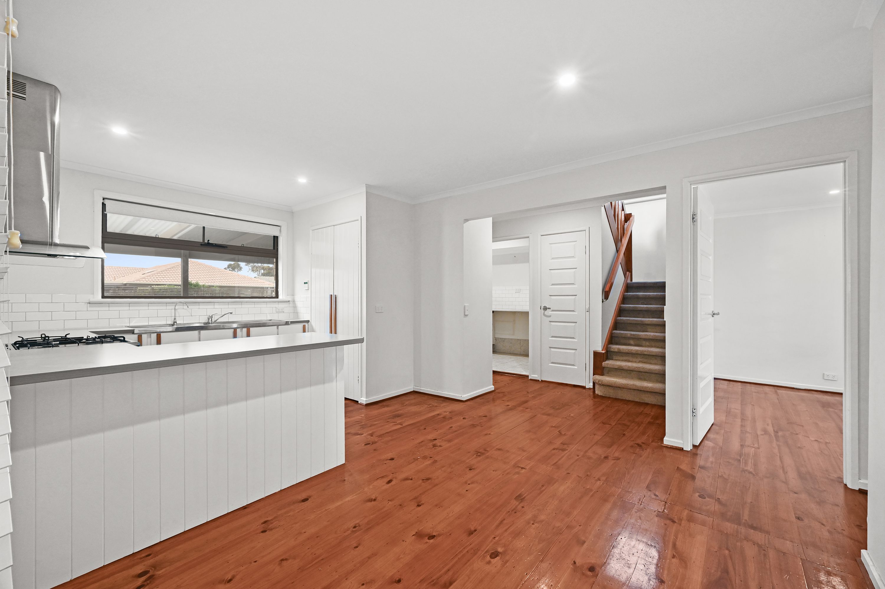 33 Seaspray Avenue — photo 7 of 24