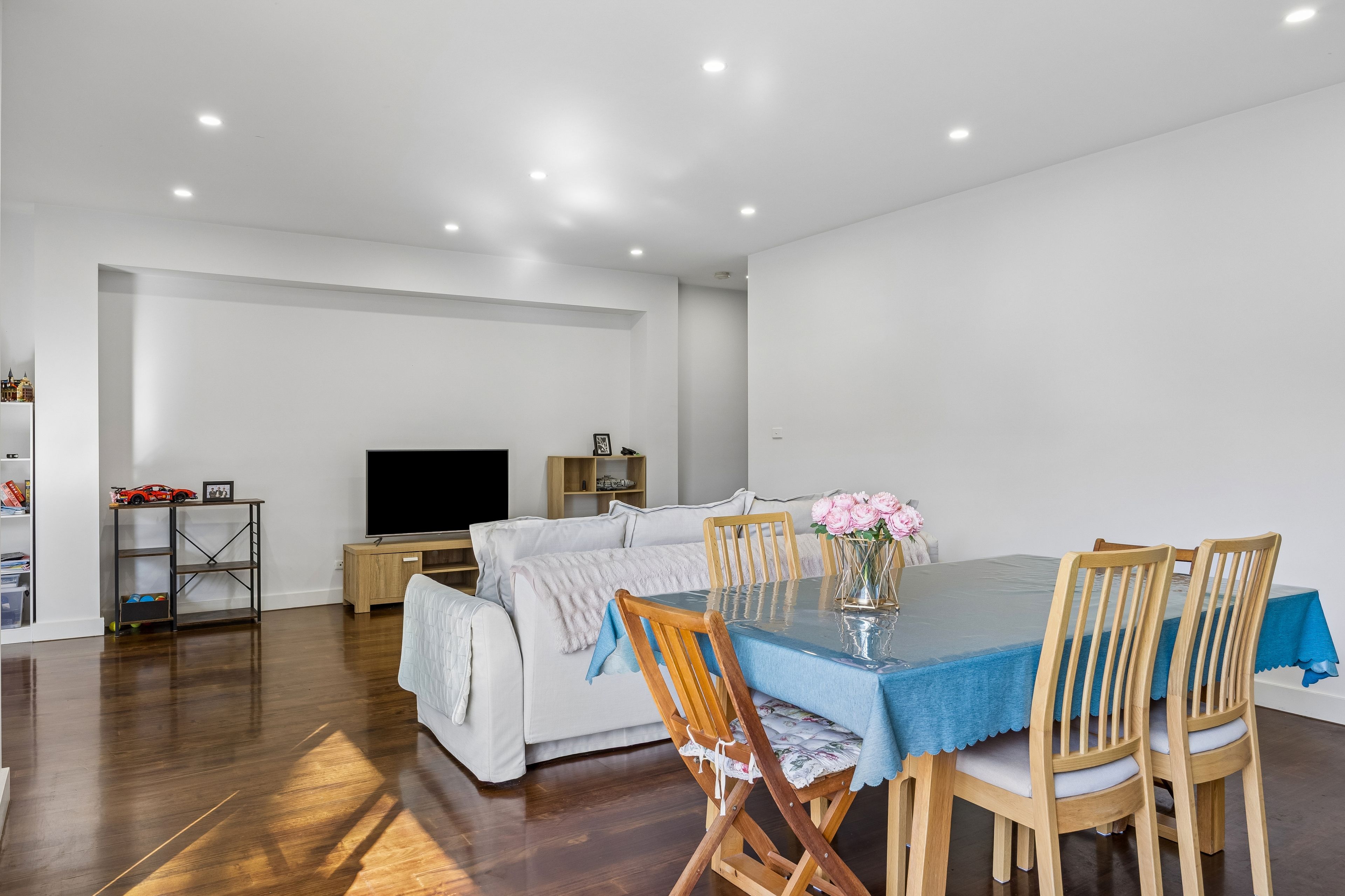 2/205 Wickham Road — photo 6 of 14