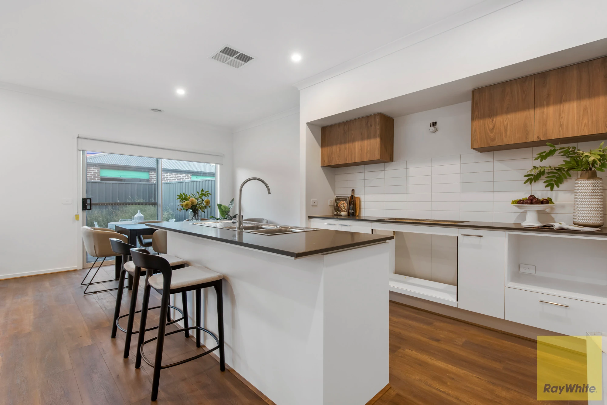 10 Merapi Grove, Truganina, VIC 3029