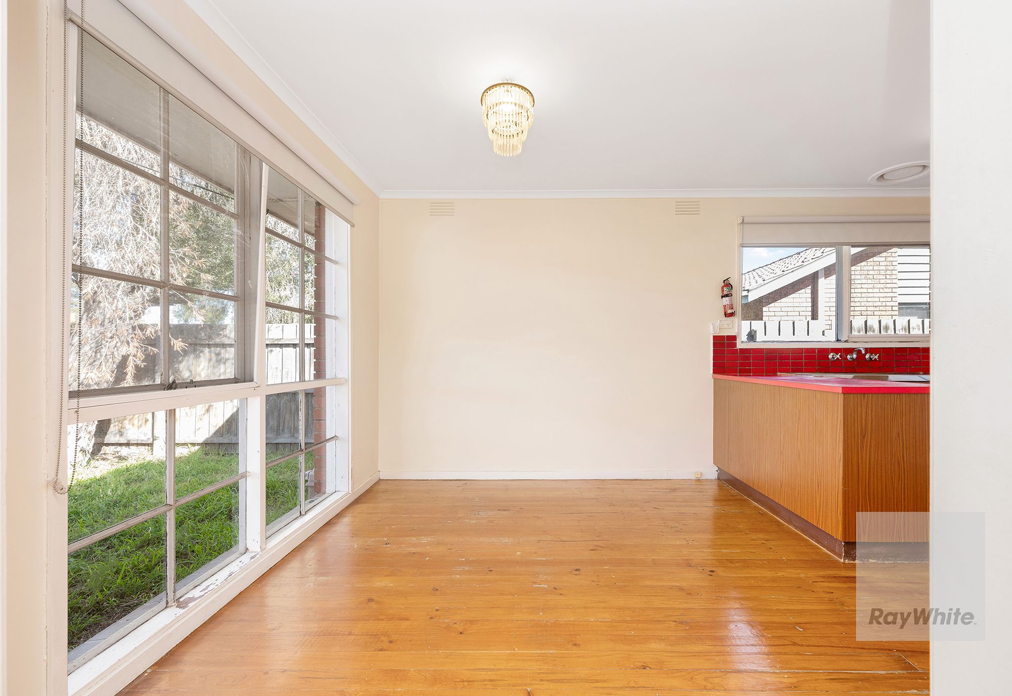7 Lloyd Street — photo 4 of 7