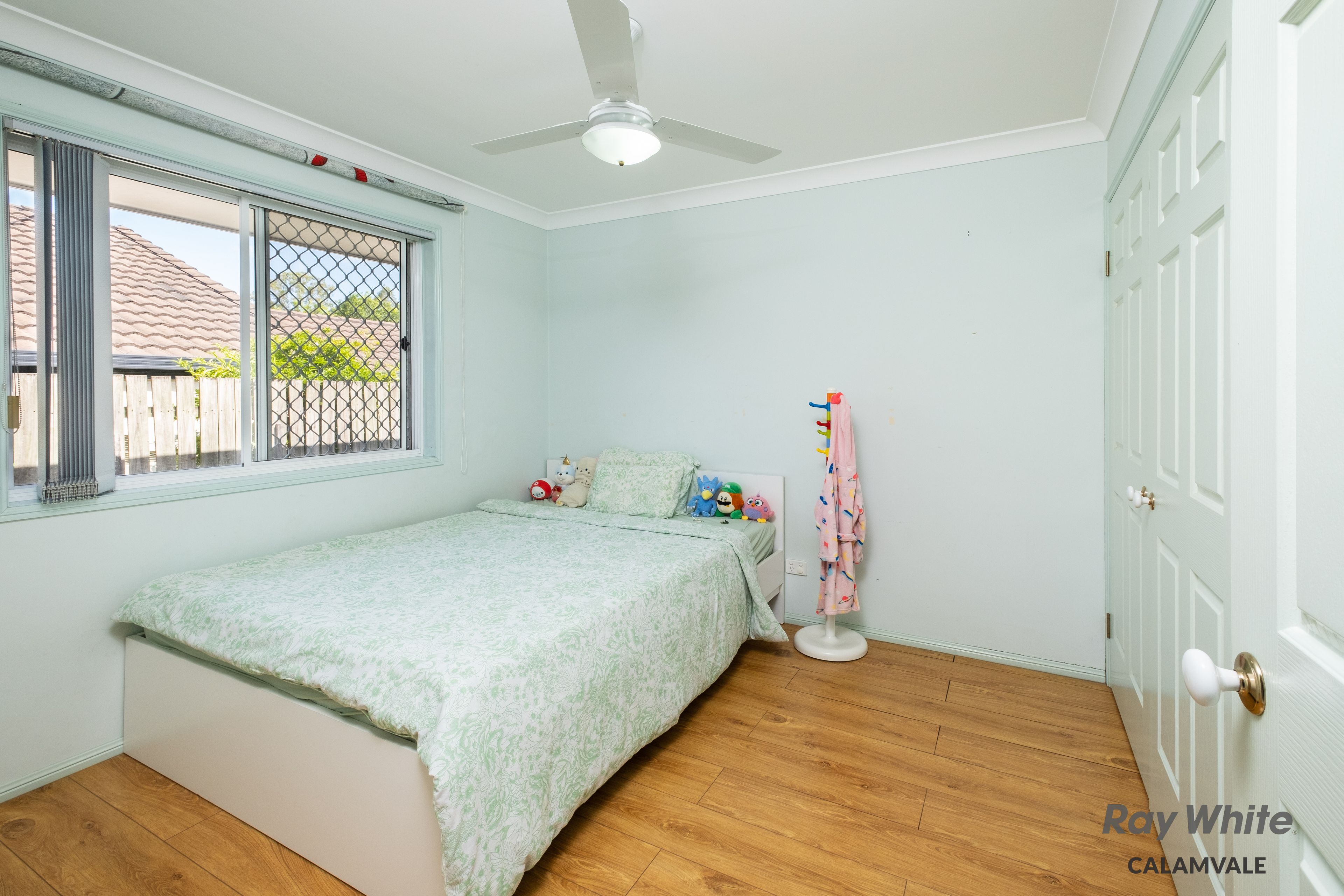 6 Vanda Close — photo 16 of 22