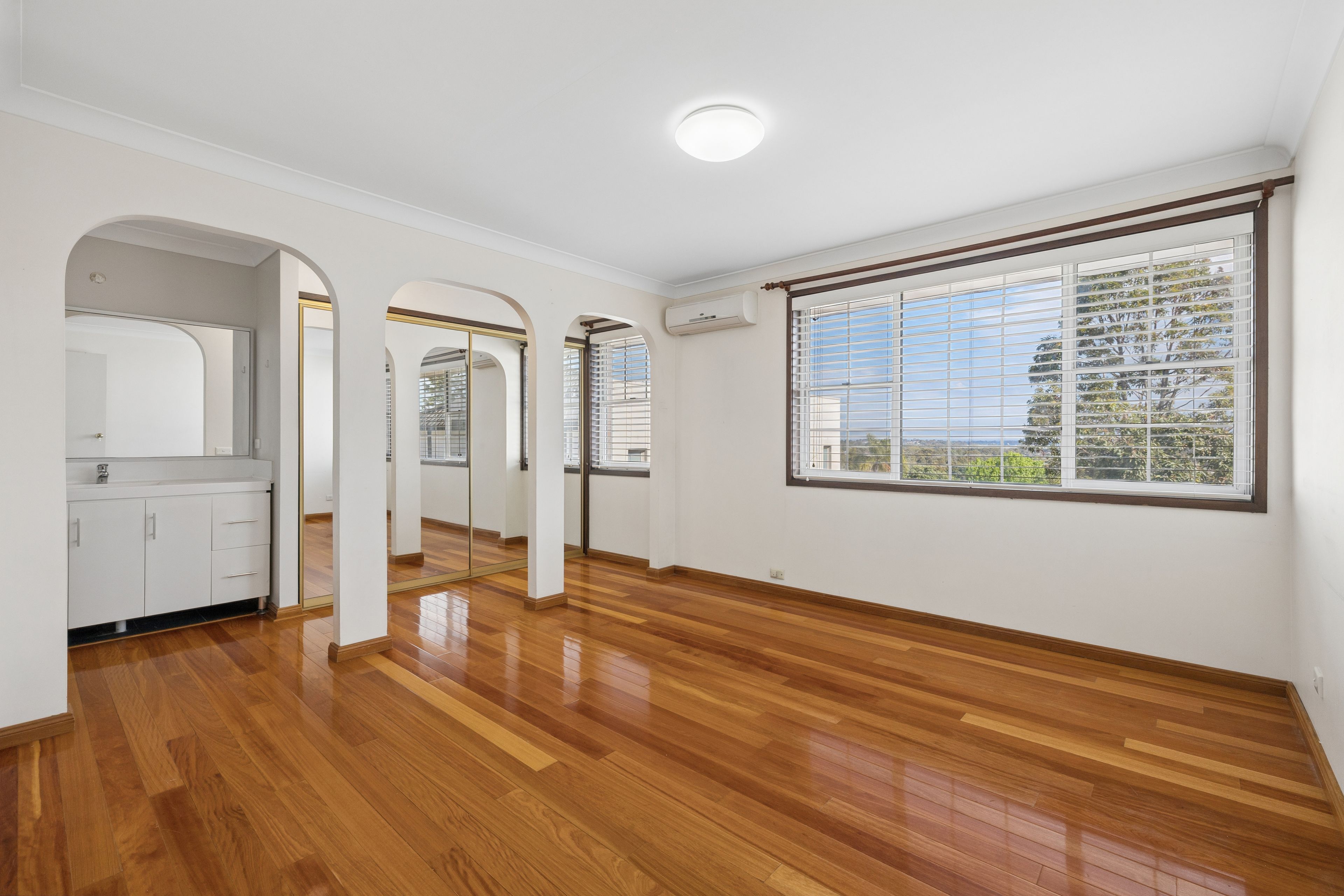 12 Lotus Close — photo 6 of 9