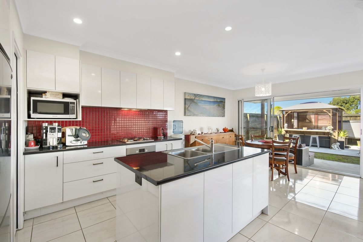 34 Dickson Crescent, North Lakes, QLD 4509