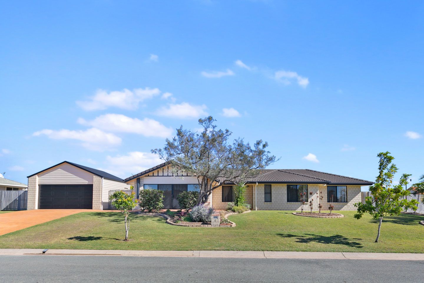 1 Abbey Court, Kawungan QLD 4655