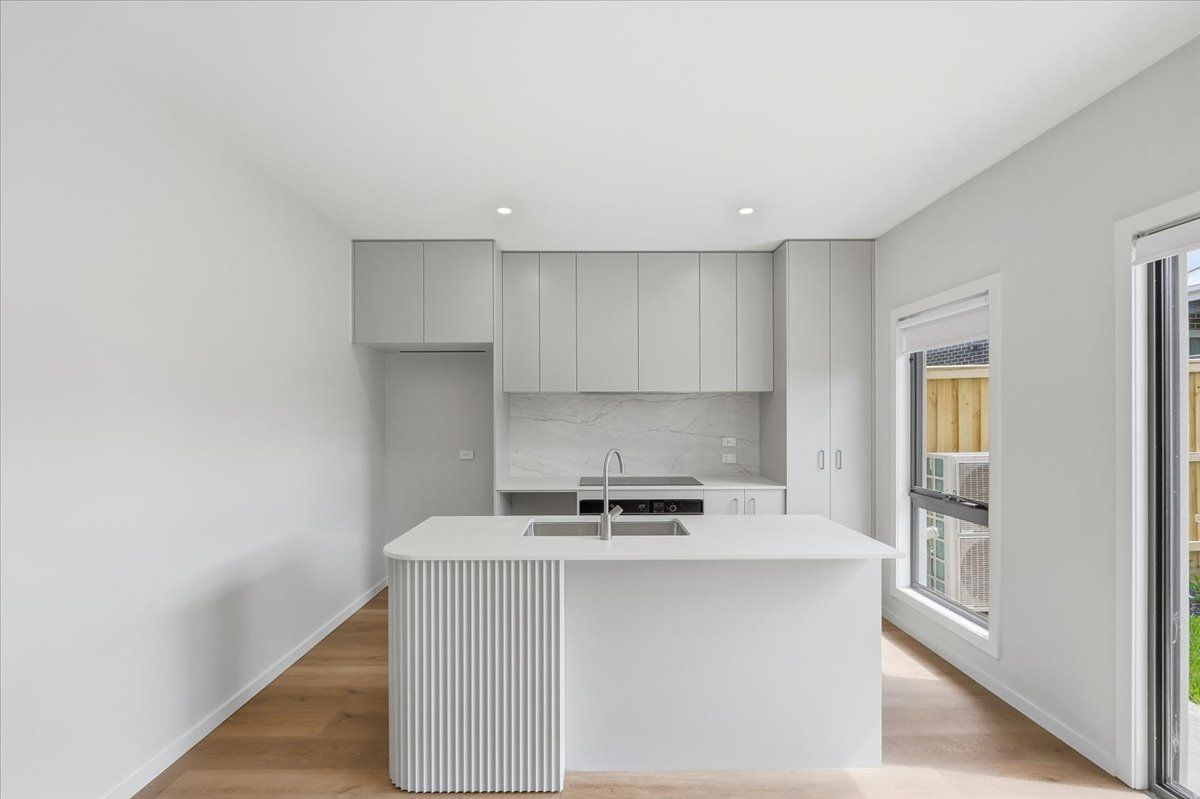 34 Swansea Road, MANOR LAKES, VIC 3024