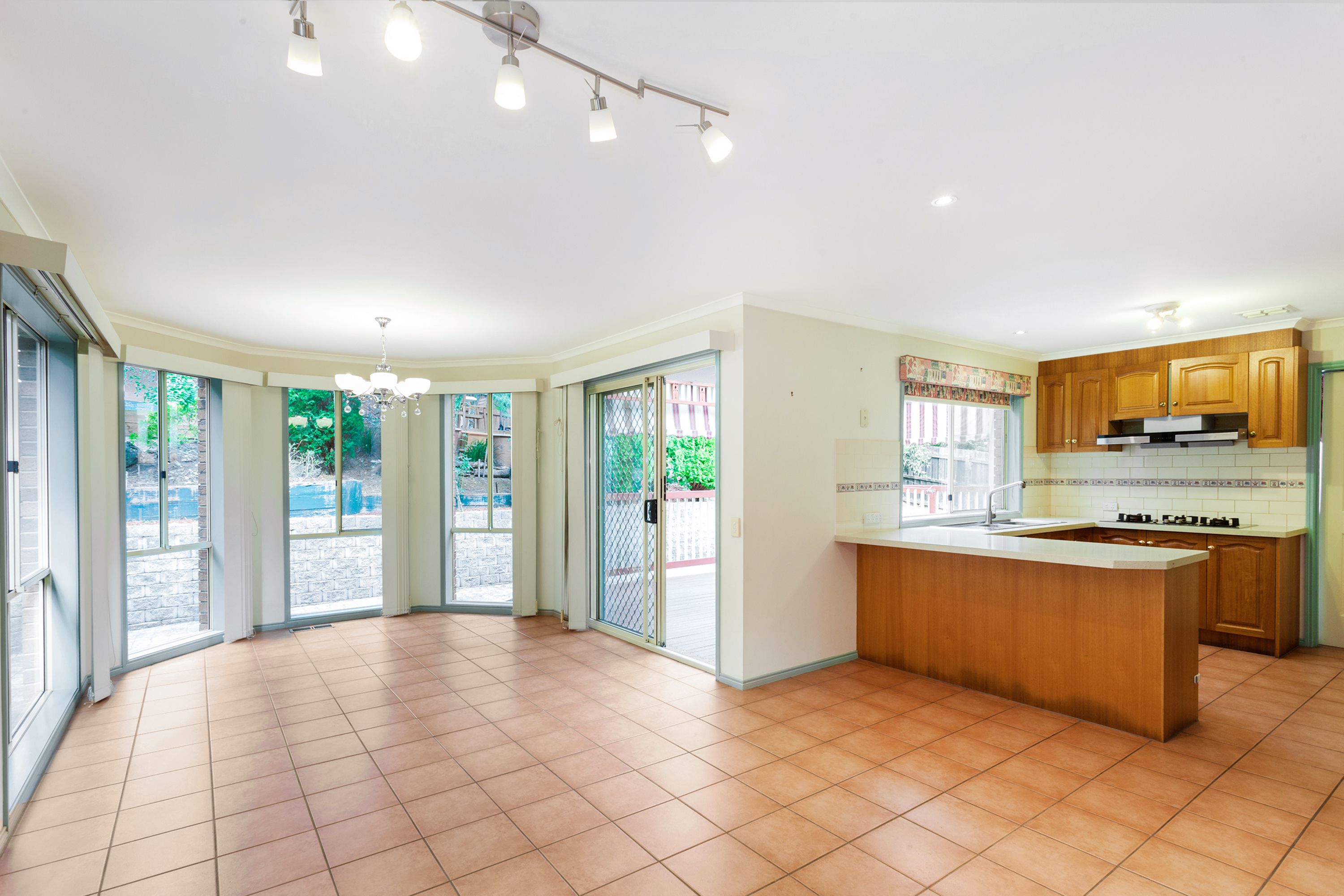 16 Barnsdale Way, Ringwood North, VIC 3134
