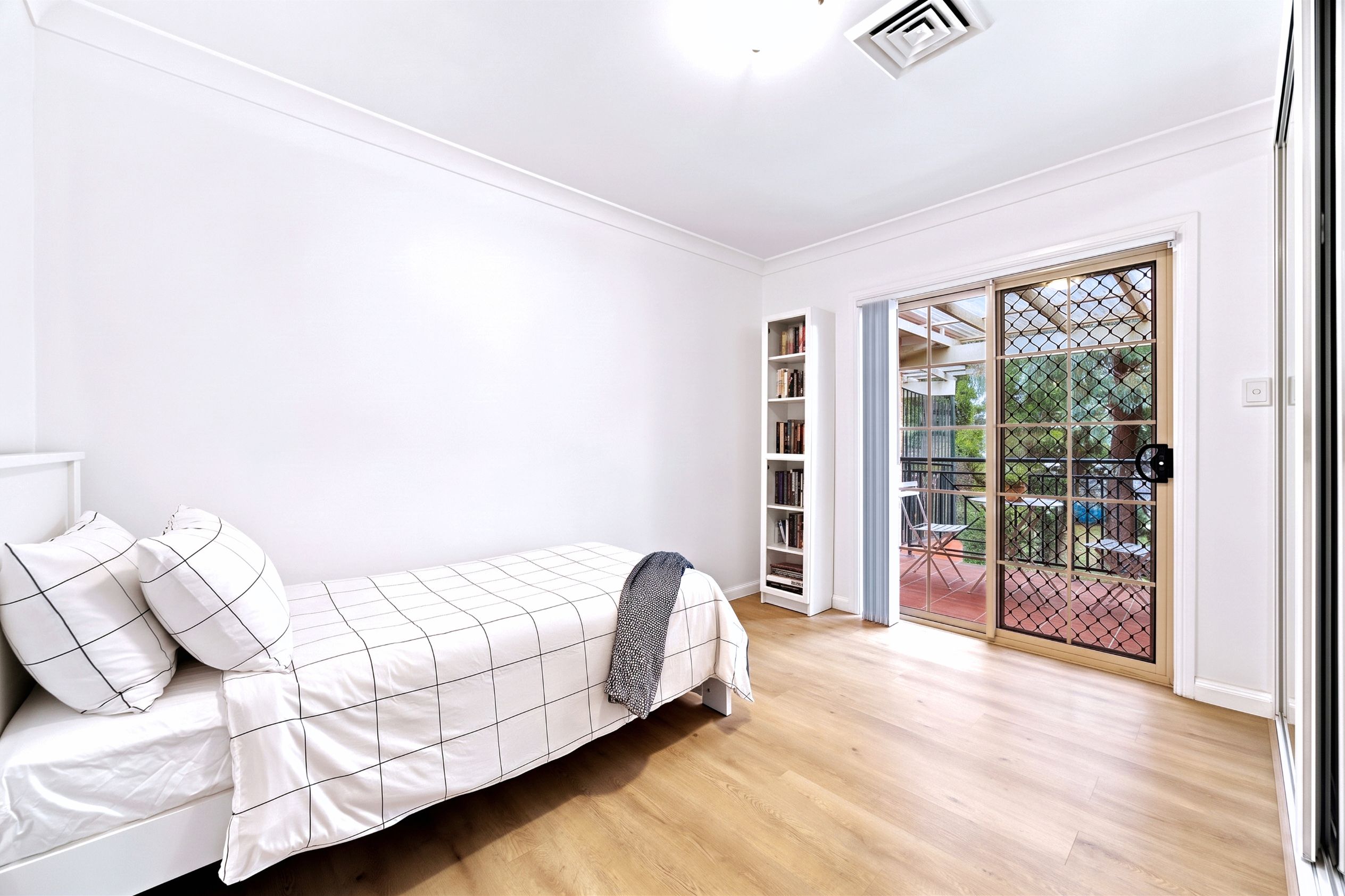 14/2 Turvey Street — photo 8 of 12