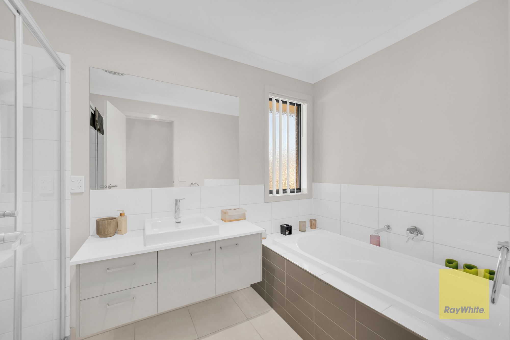 24 Fairwater Drive — photo 12 of 23