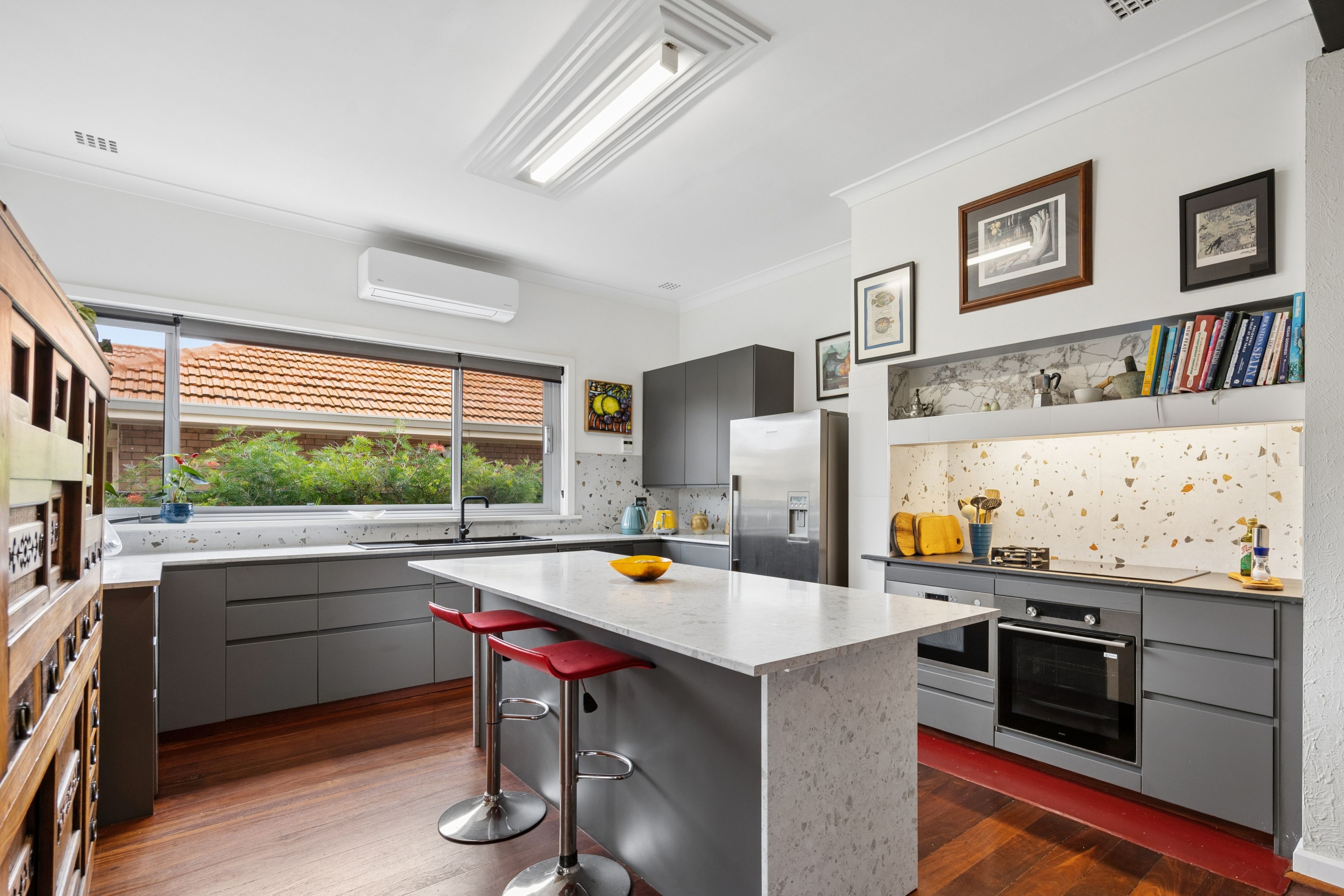 32 Saunders Street — photo 10 of 22