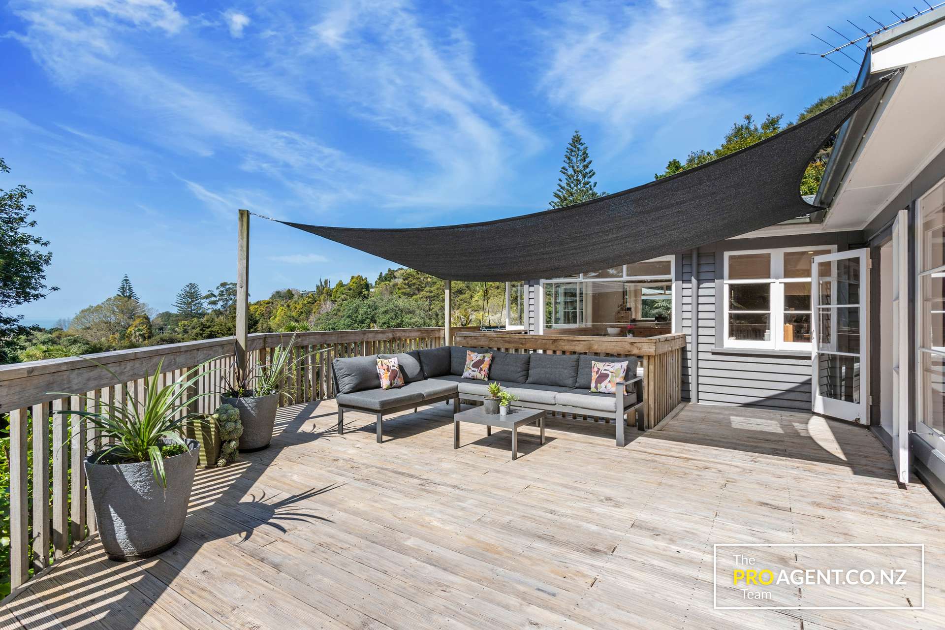 395 Huia Road photo 1