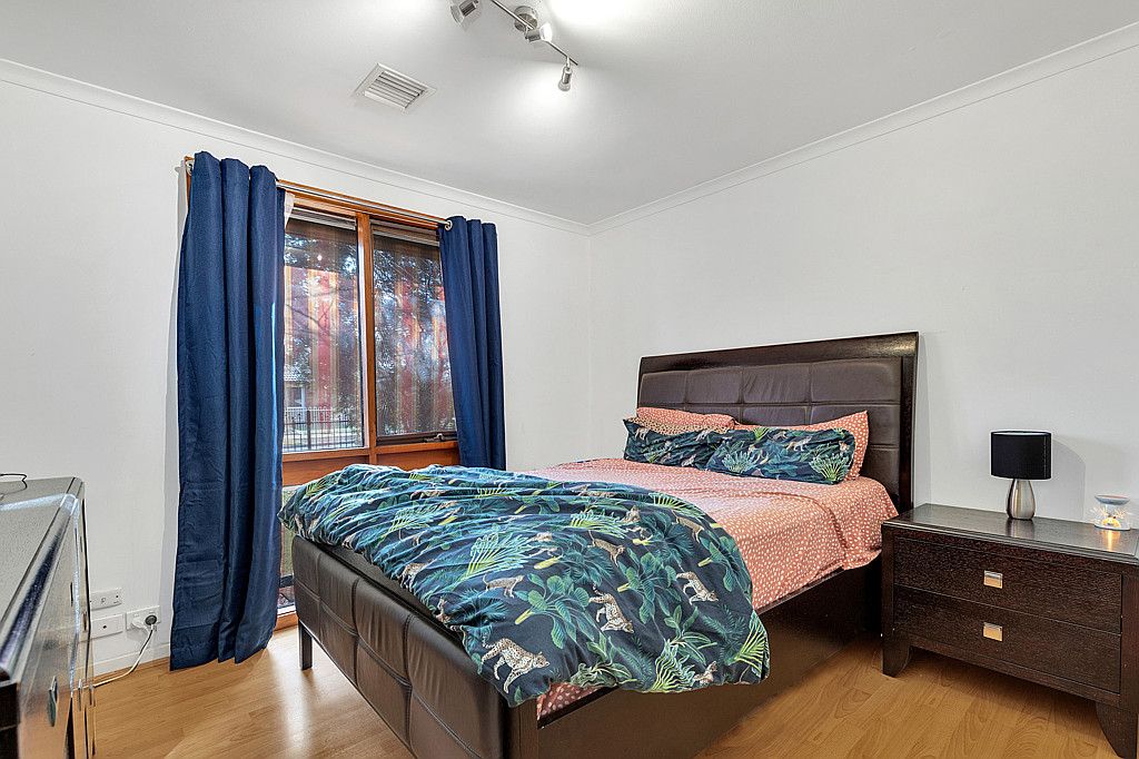 12 Thornbill Drive — photo 4 of 8