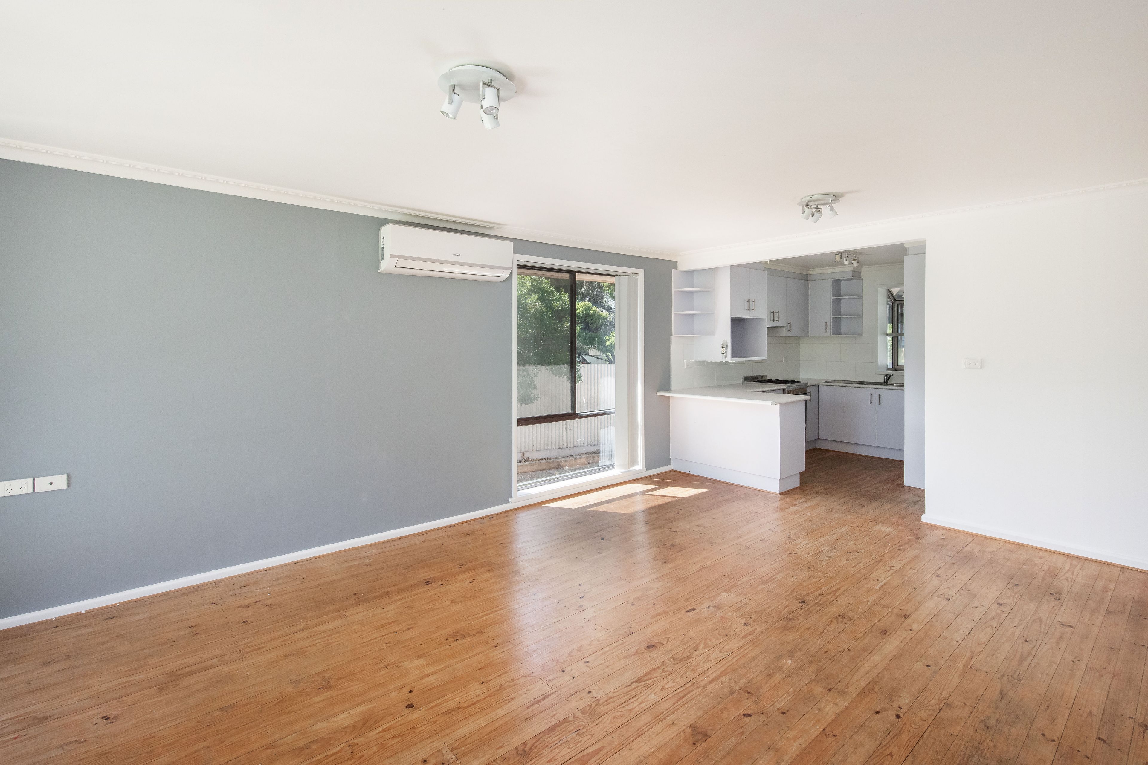 585 Kurnell Street — photo 3 of 6
