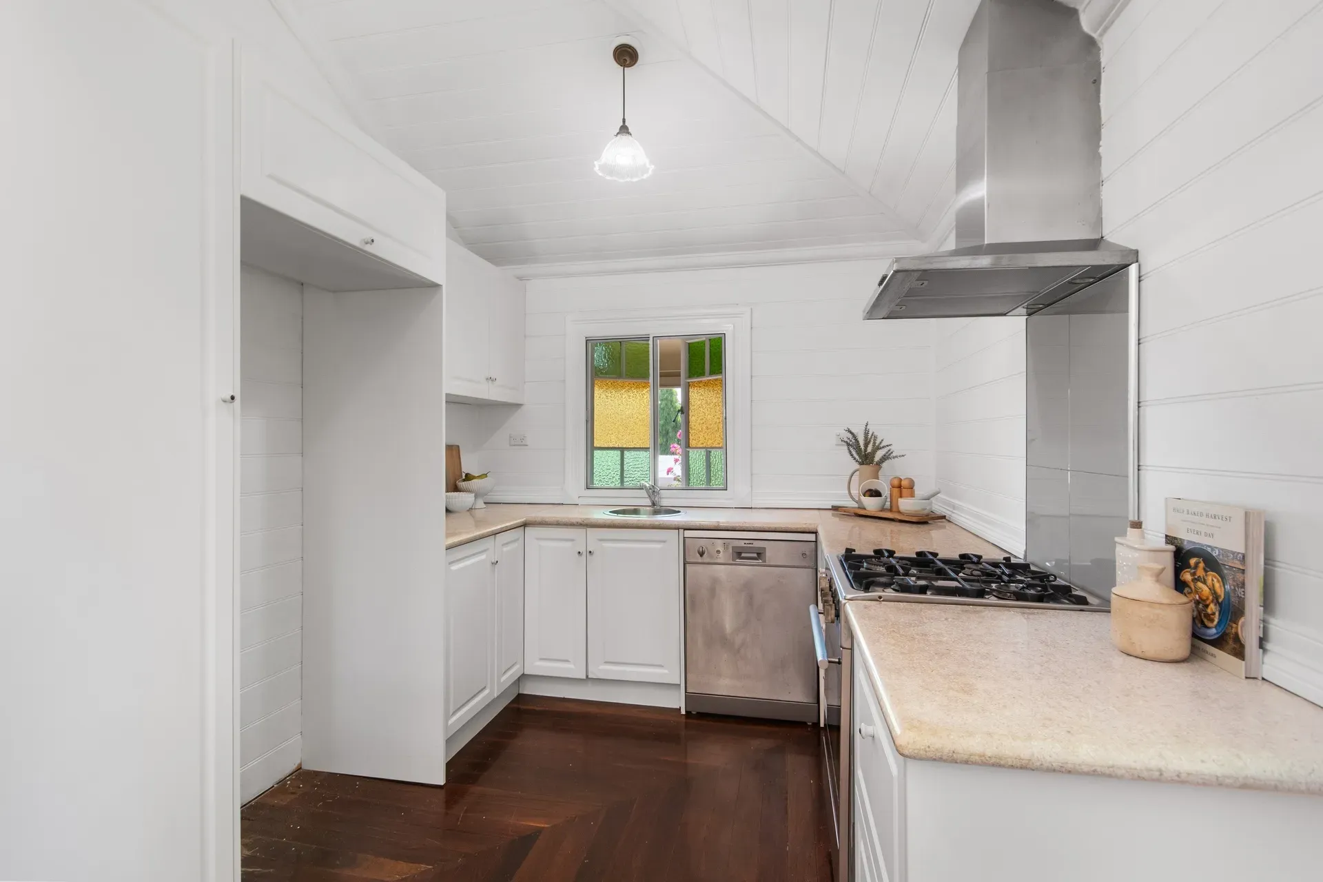 18 Primrose Street, North Ward, QLD 4810