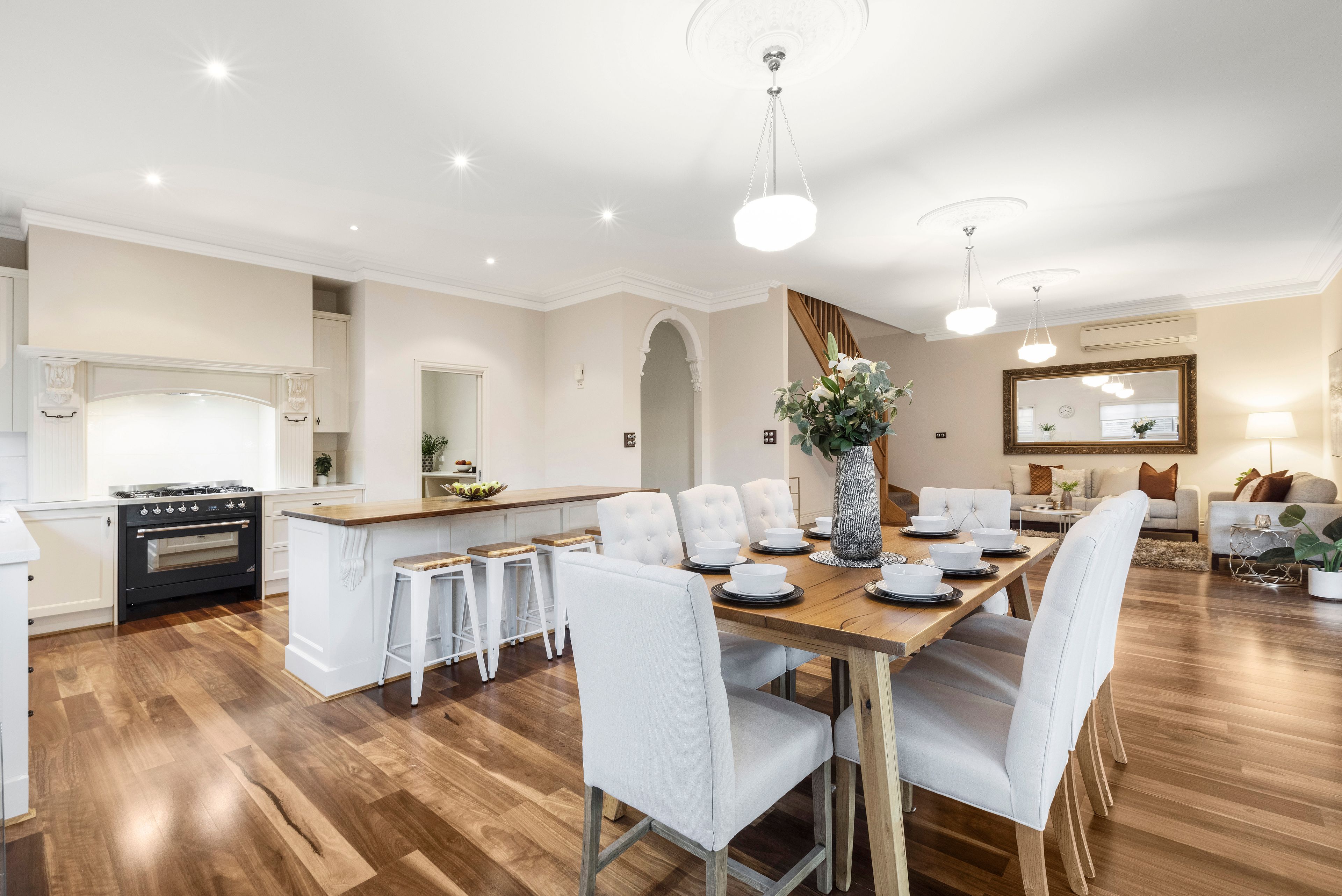 61 Carlisle Crescent, Hughesdale, VIC 3166