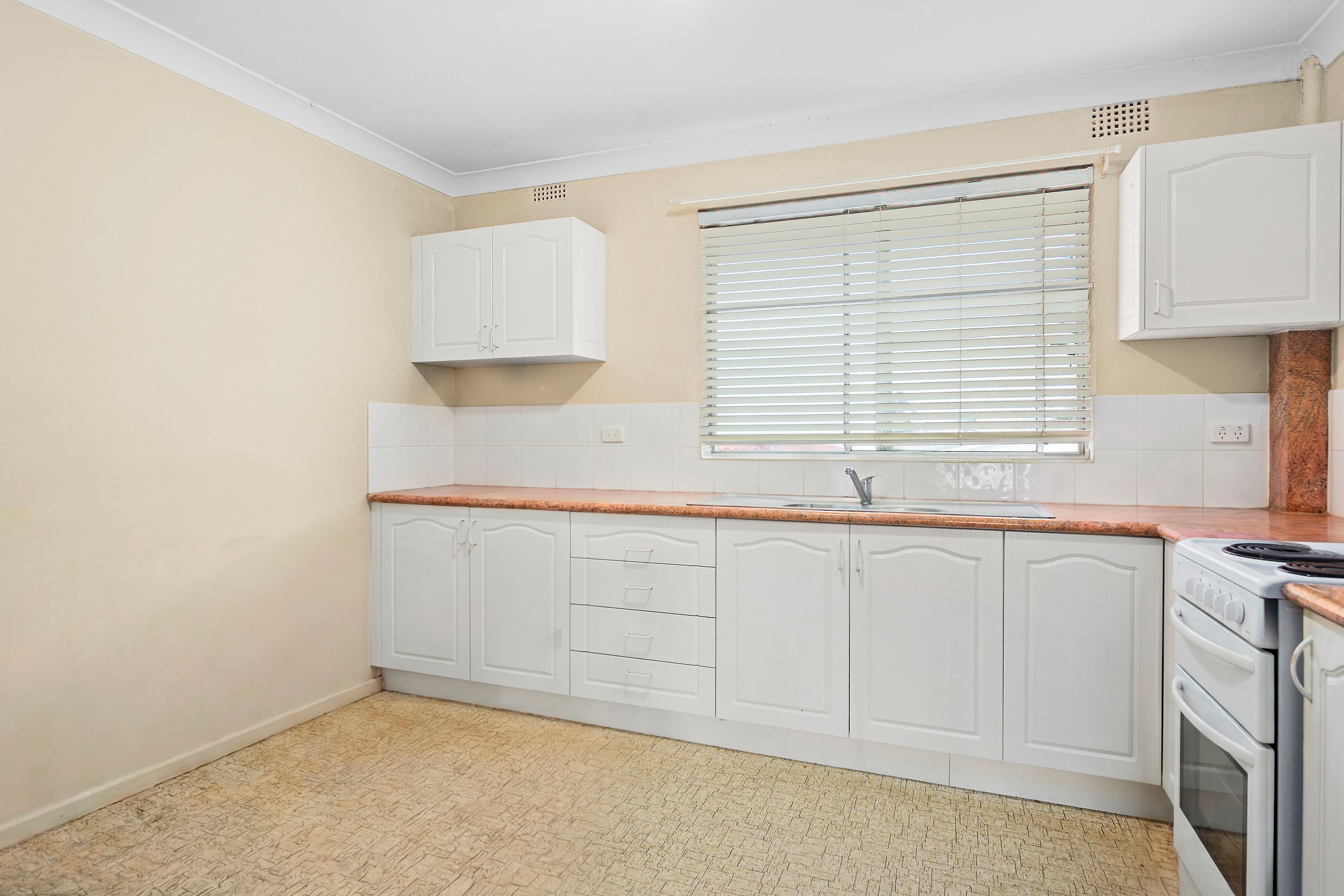 3/2 Bucknell Street — photo 3 of 9