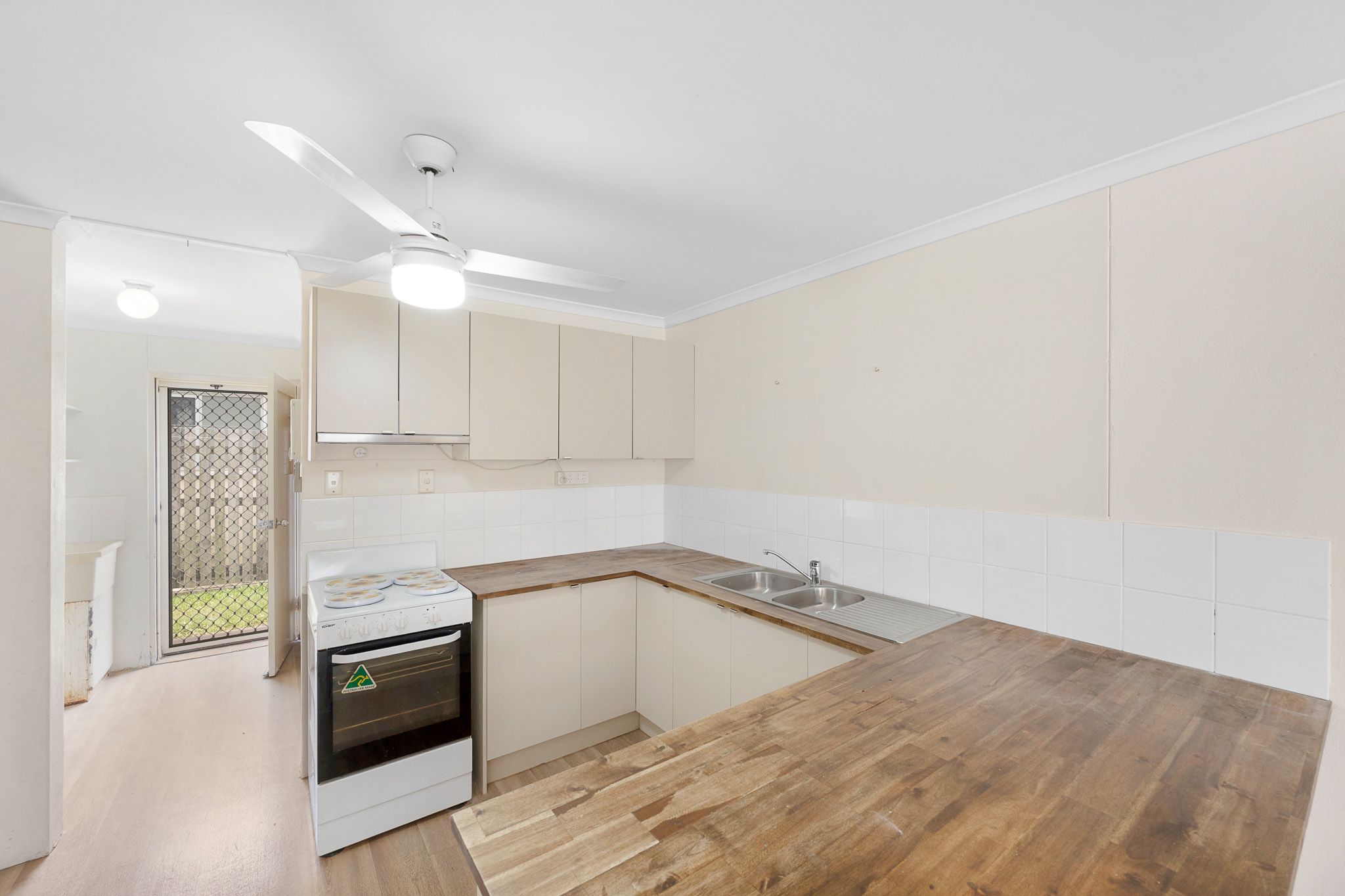 4/49 Off Lane, Gladstone Central, QLD 4680