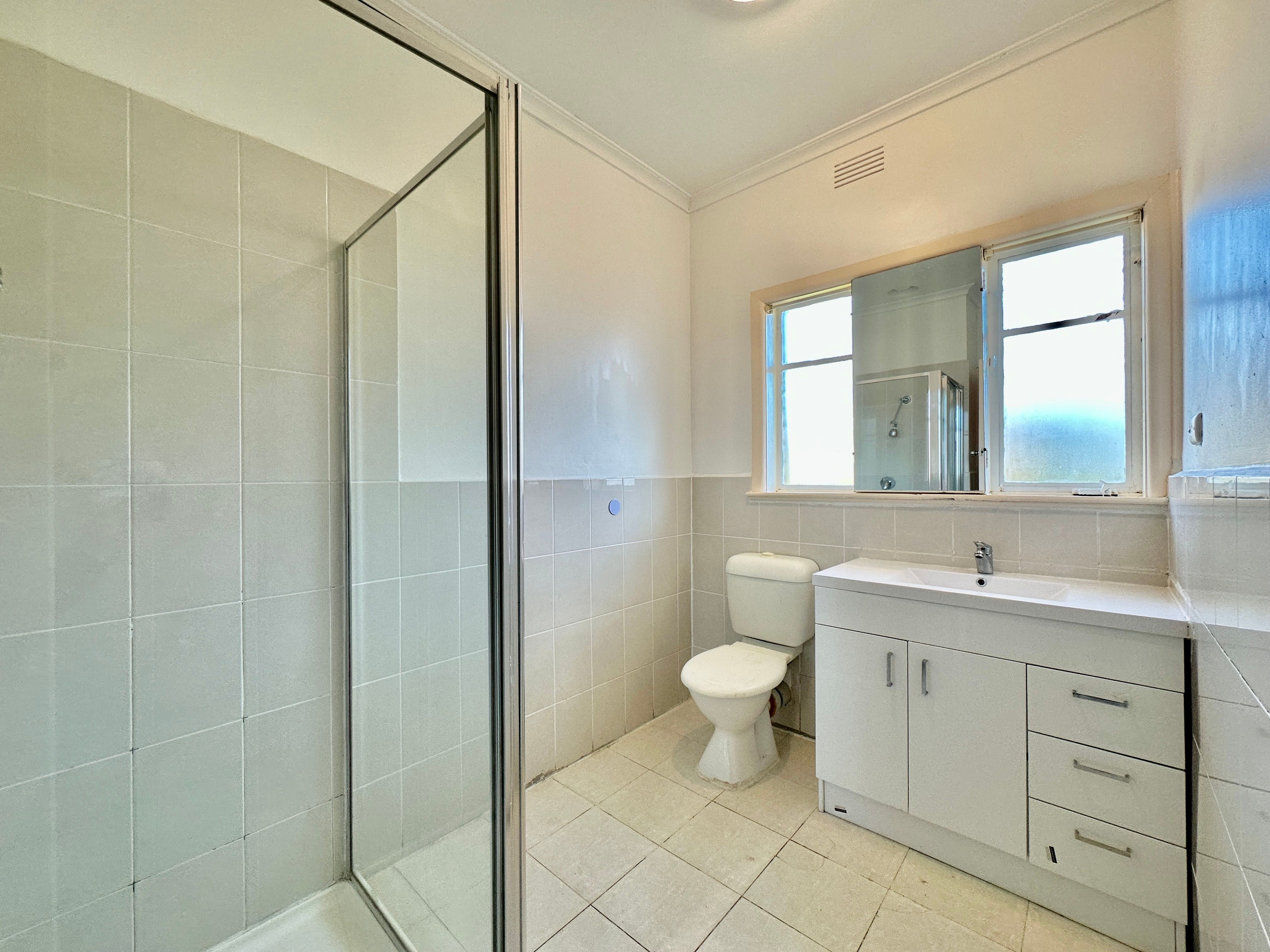 802 Centre Road — photo 9 of 10